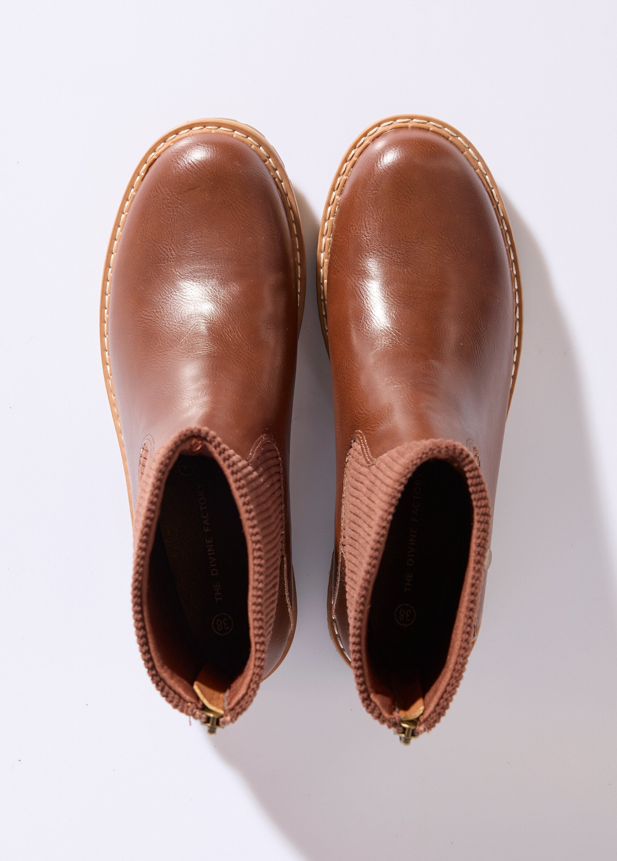 Camargue_boots_with_velvet_insert_camel_OV1_slim