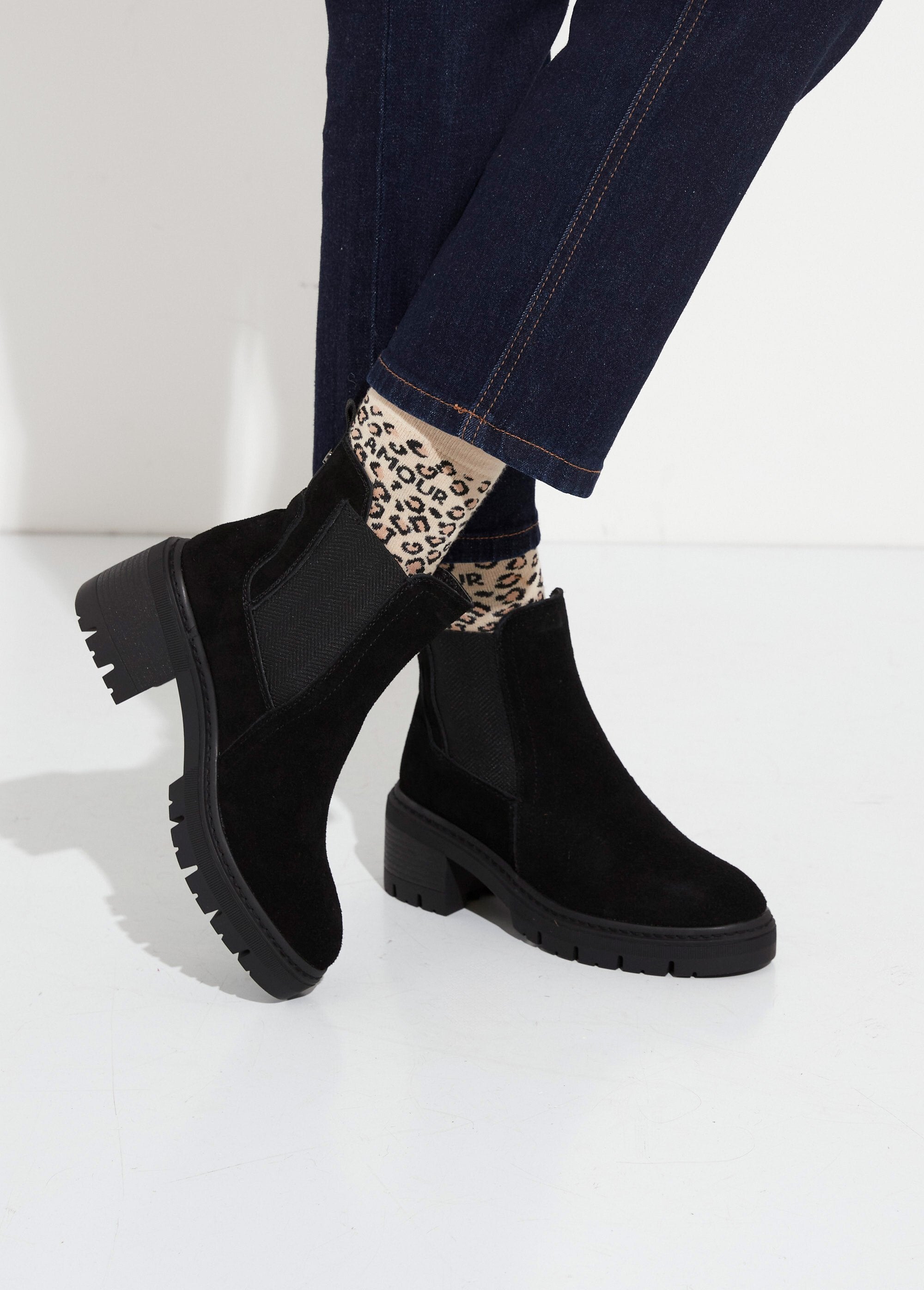 Fancy_elastic_Chelsea_boots_Black_SF1_slim