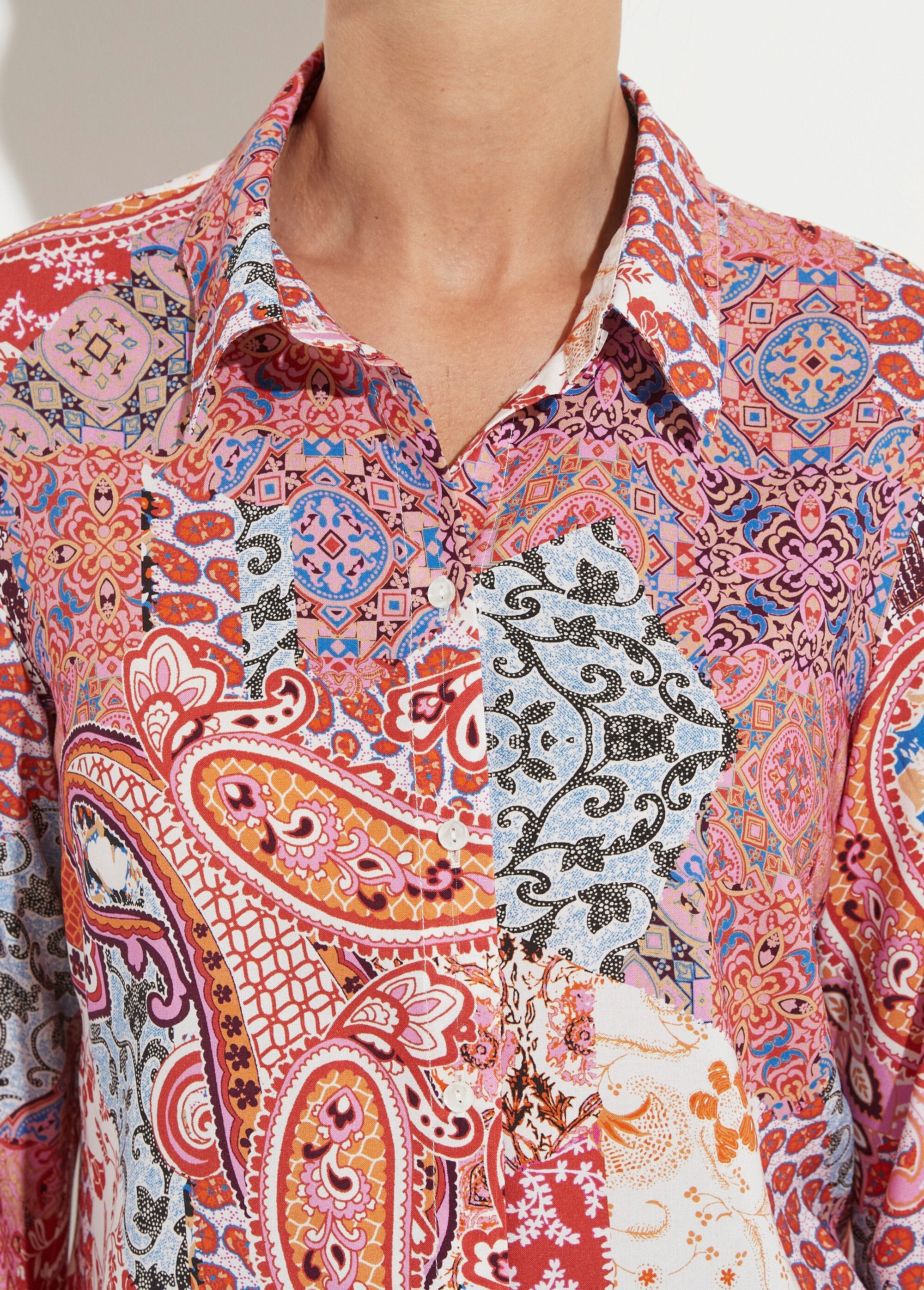 Long,_flowing_paisley_print_button-down_blouse_Pink_print_DE1_slim