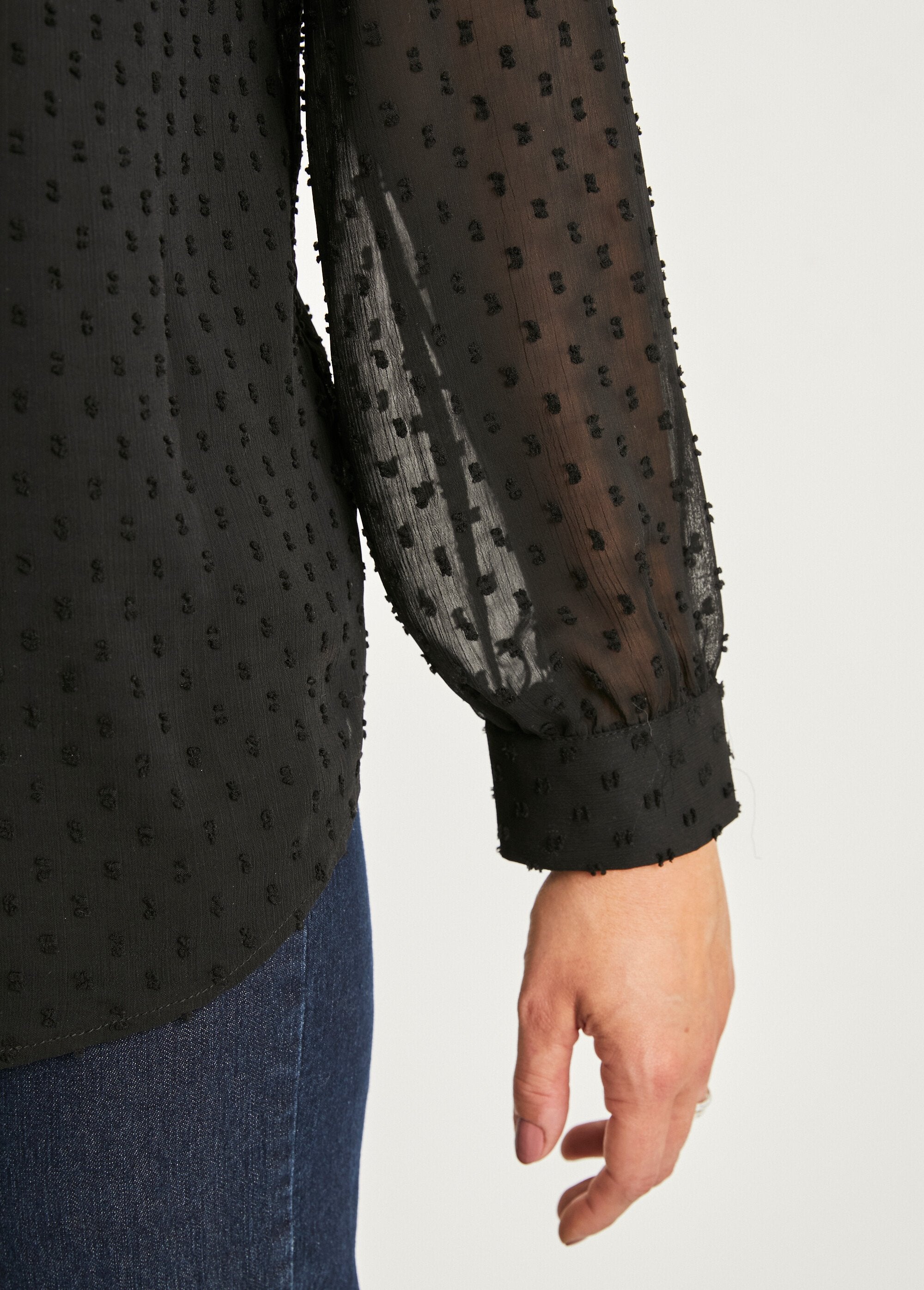 Plain_plumetis_voile_buttoned_blouse_Black_DE6_slim