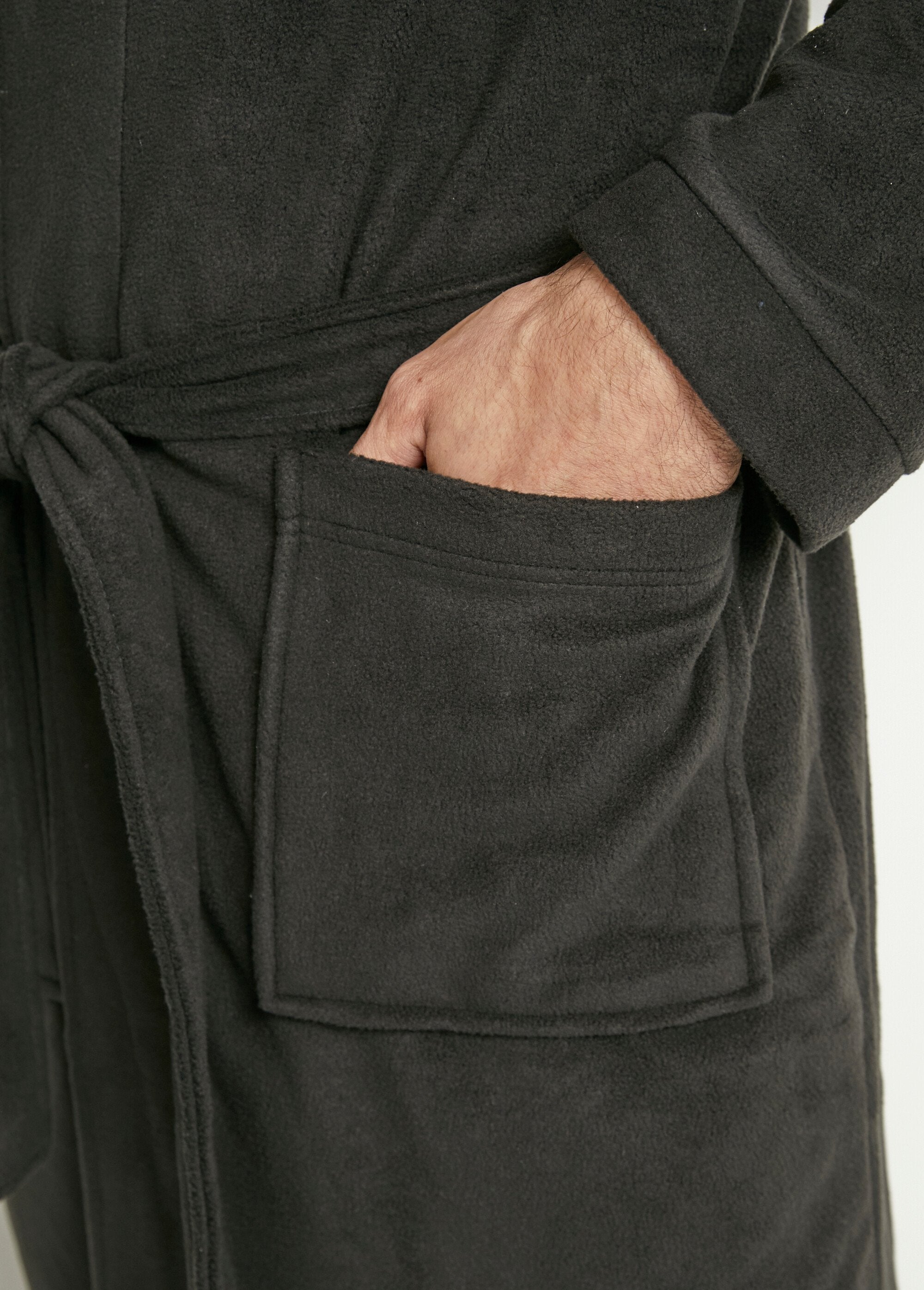 Warm_fleece_bathrobe_Black_DE2_slim