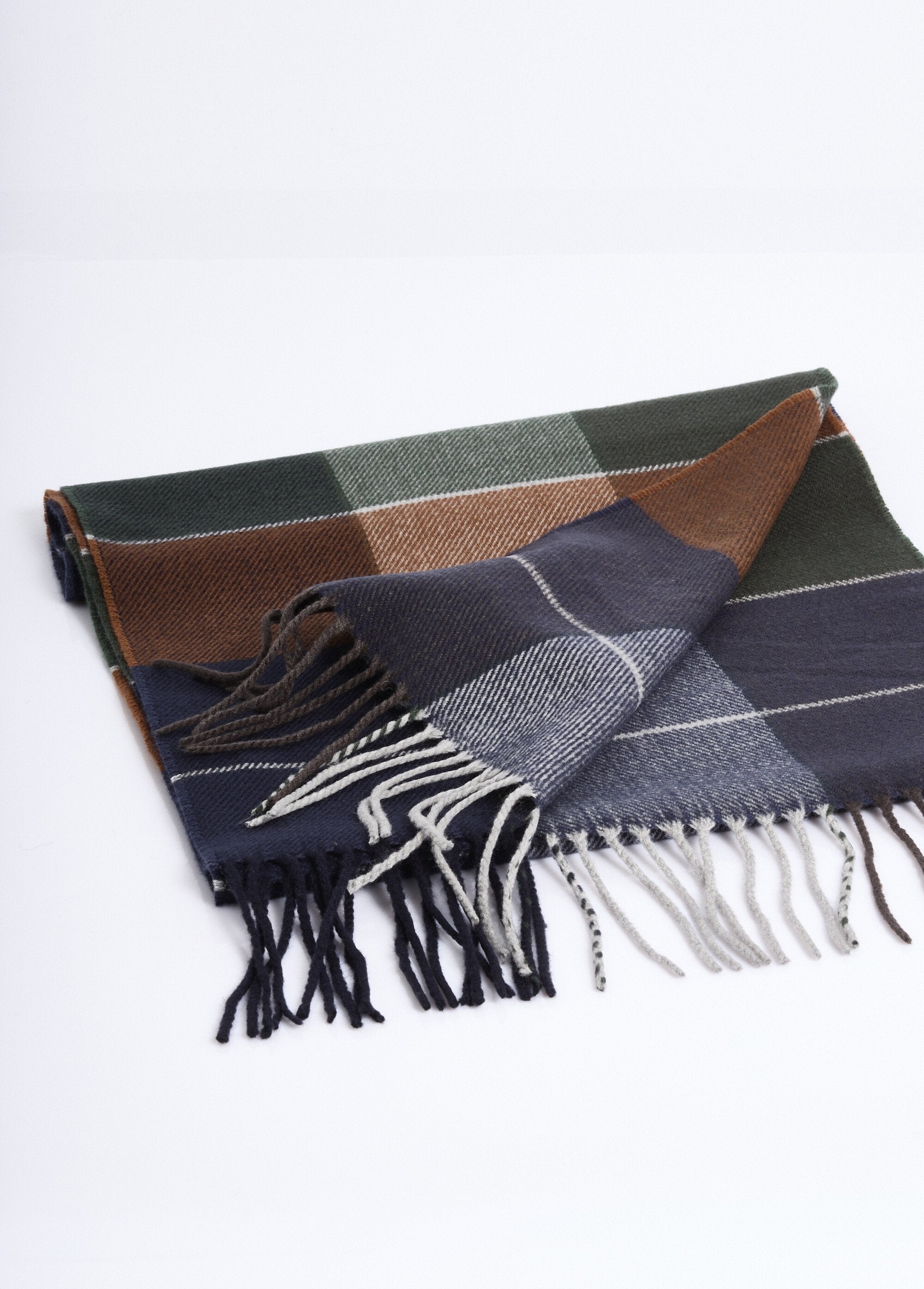 Multicolored_plaid_scarf_Blue_tiles_DE1_slim