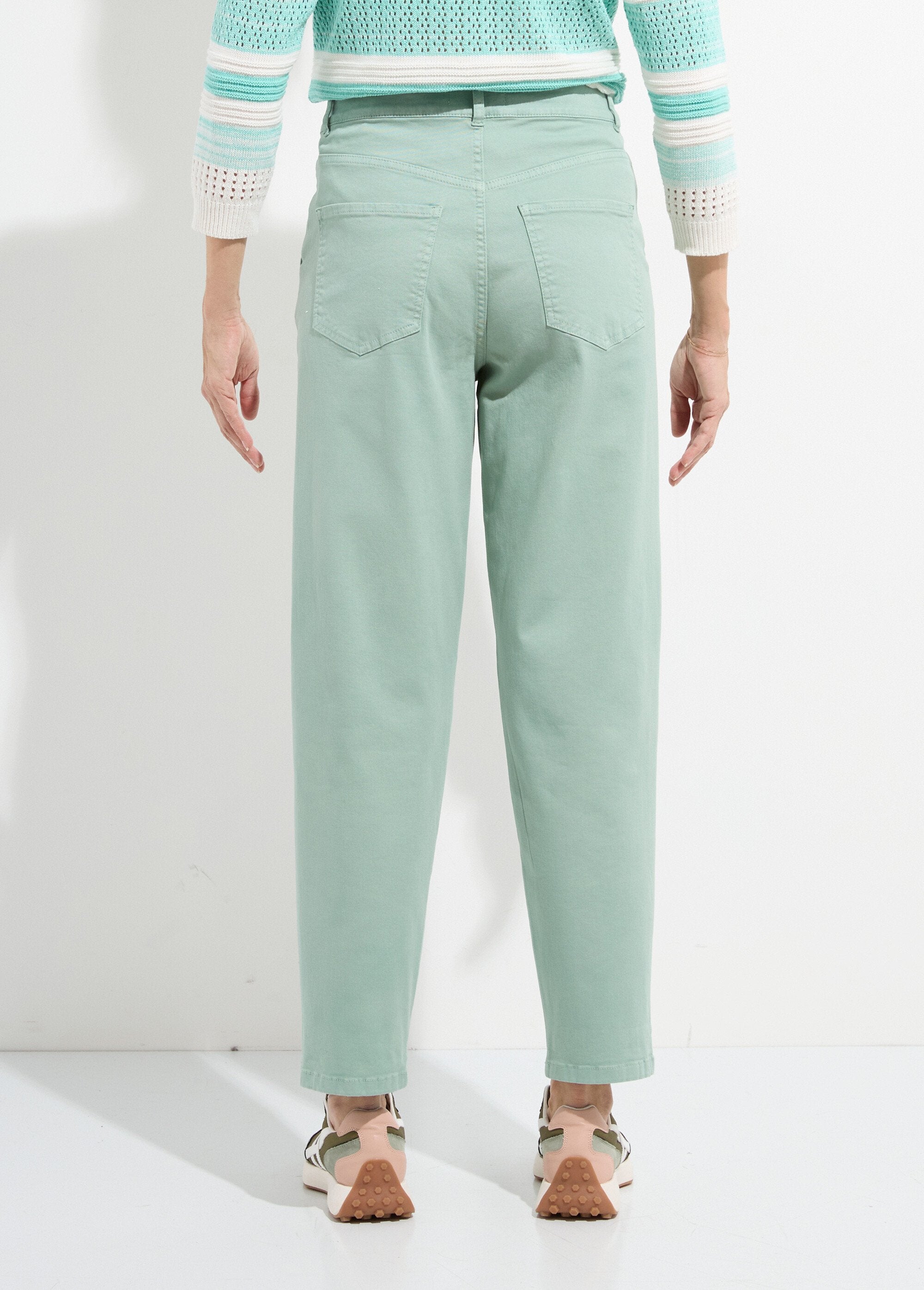 High-waisted,_stretchy_carrot-cut_jeans_Green_khaki_DO1_slim