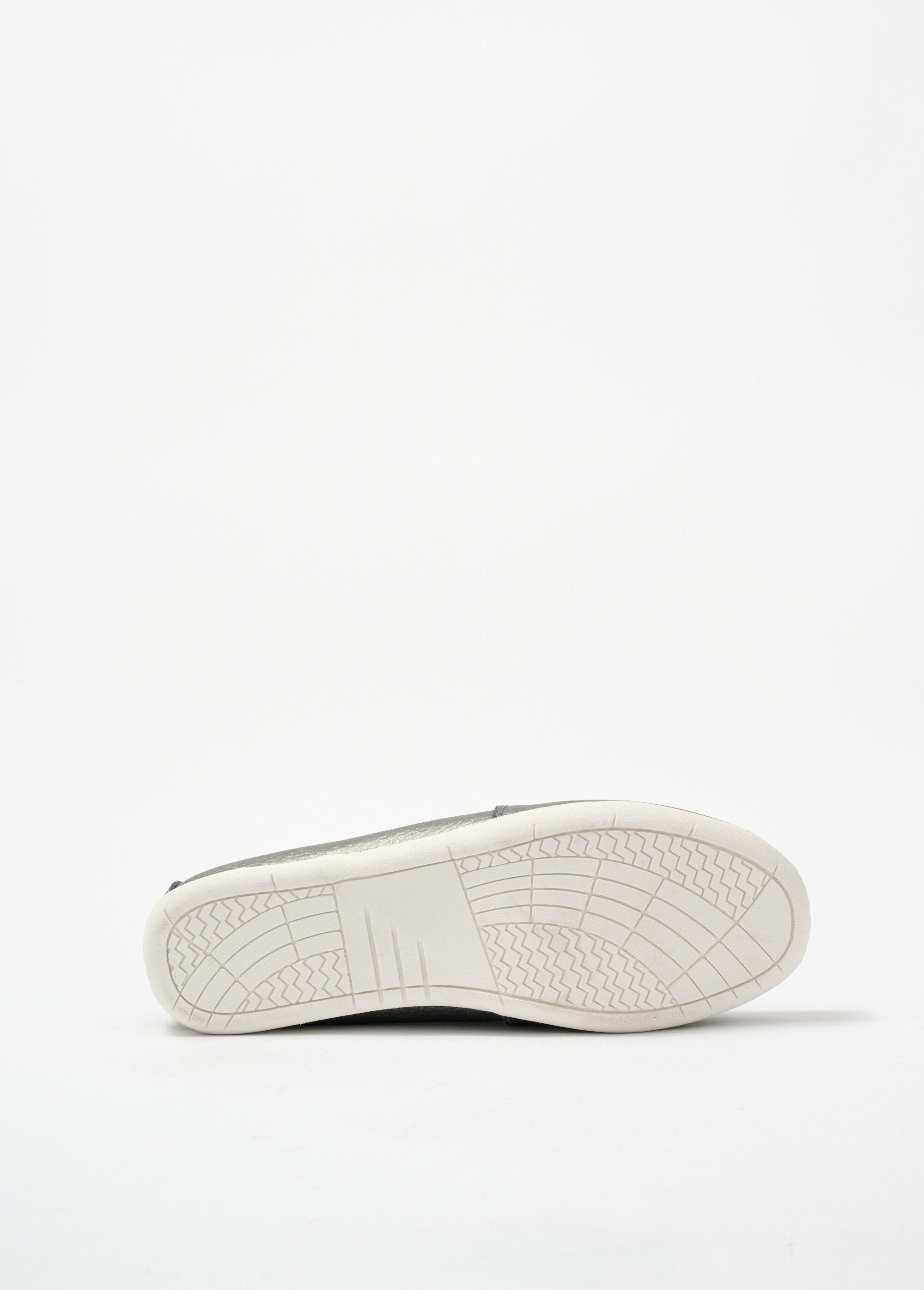 Boat-style_moccasin_Gray_UN1_slim