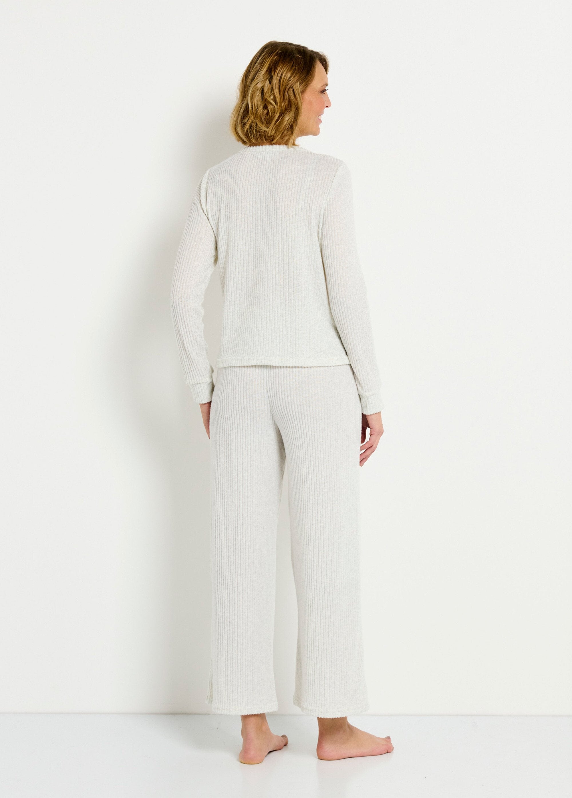 Long,_flowing_ribbed_pajamas_Gray_DO1_slim