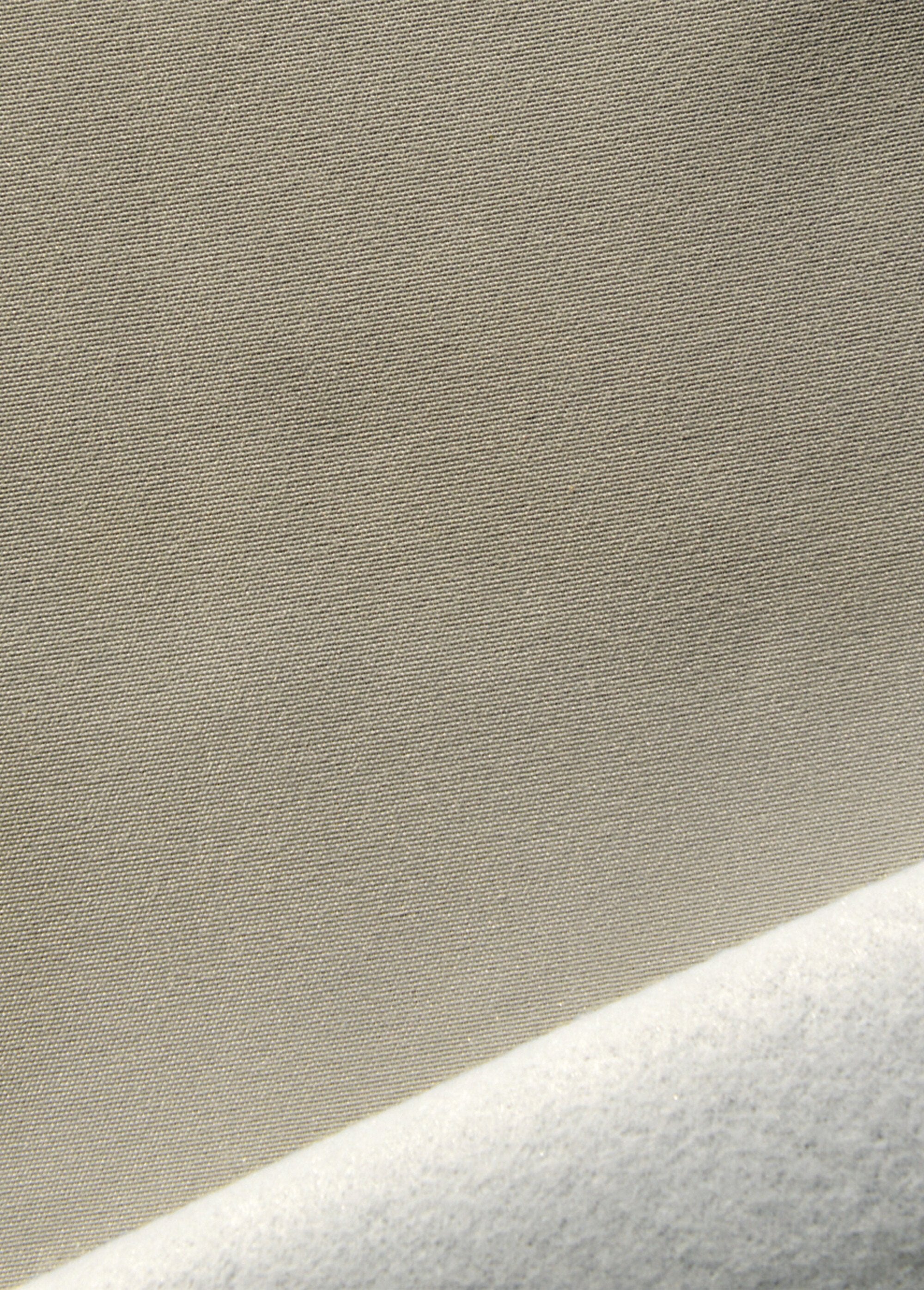 Very_blackout_and_insulating_curtain,_with_eyelets_Sand_DE1_slim