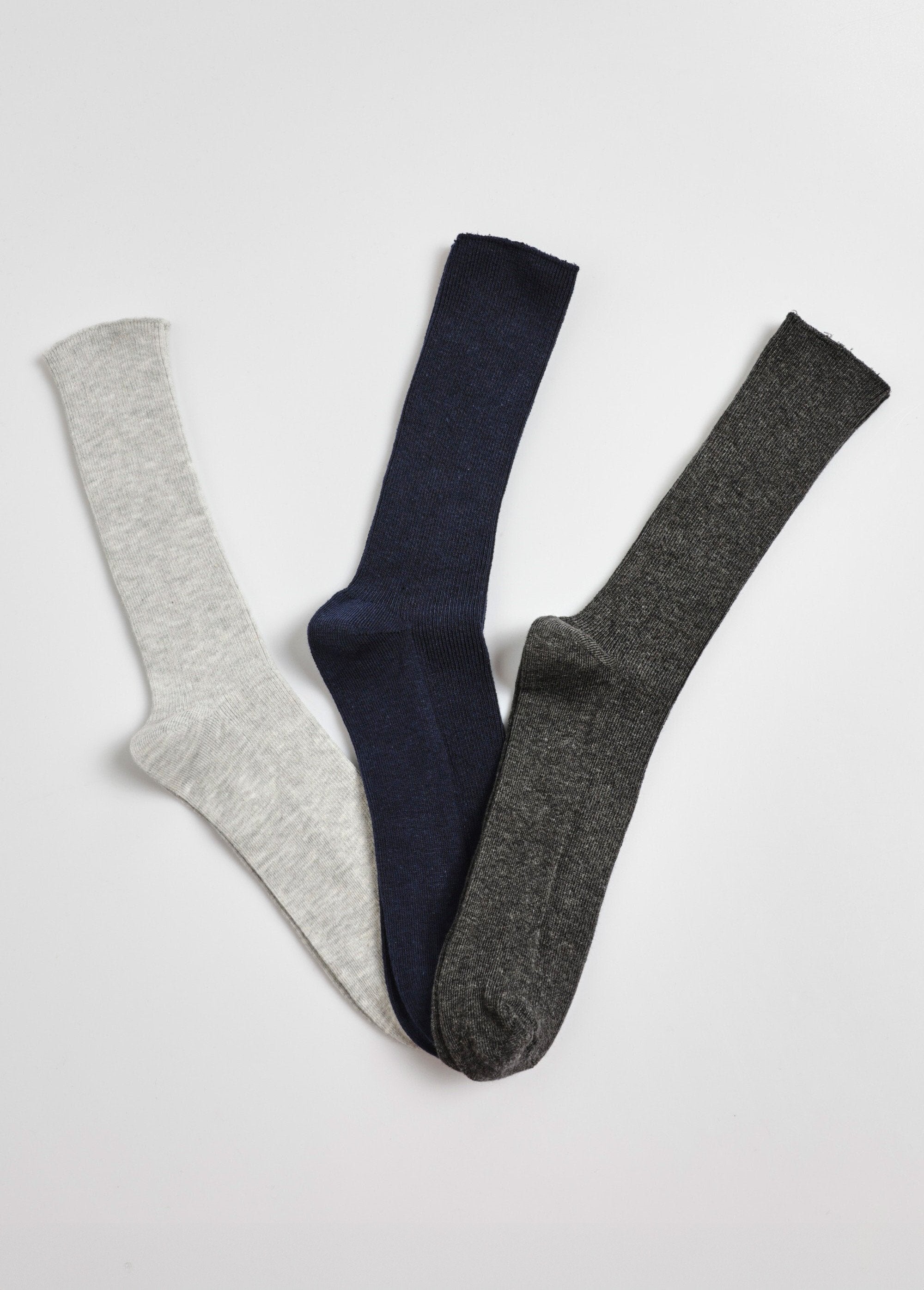 Pack_of_3_assorted_sensitive_leg_socks_Gray_FA1_slim