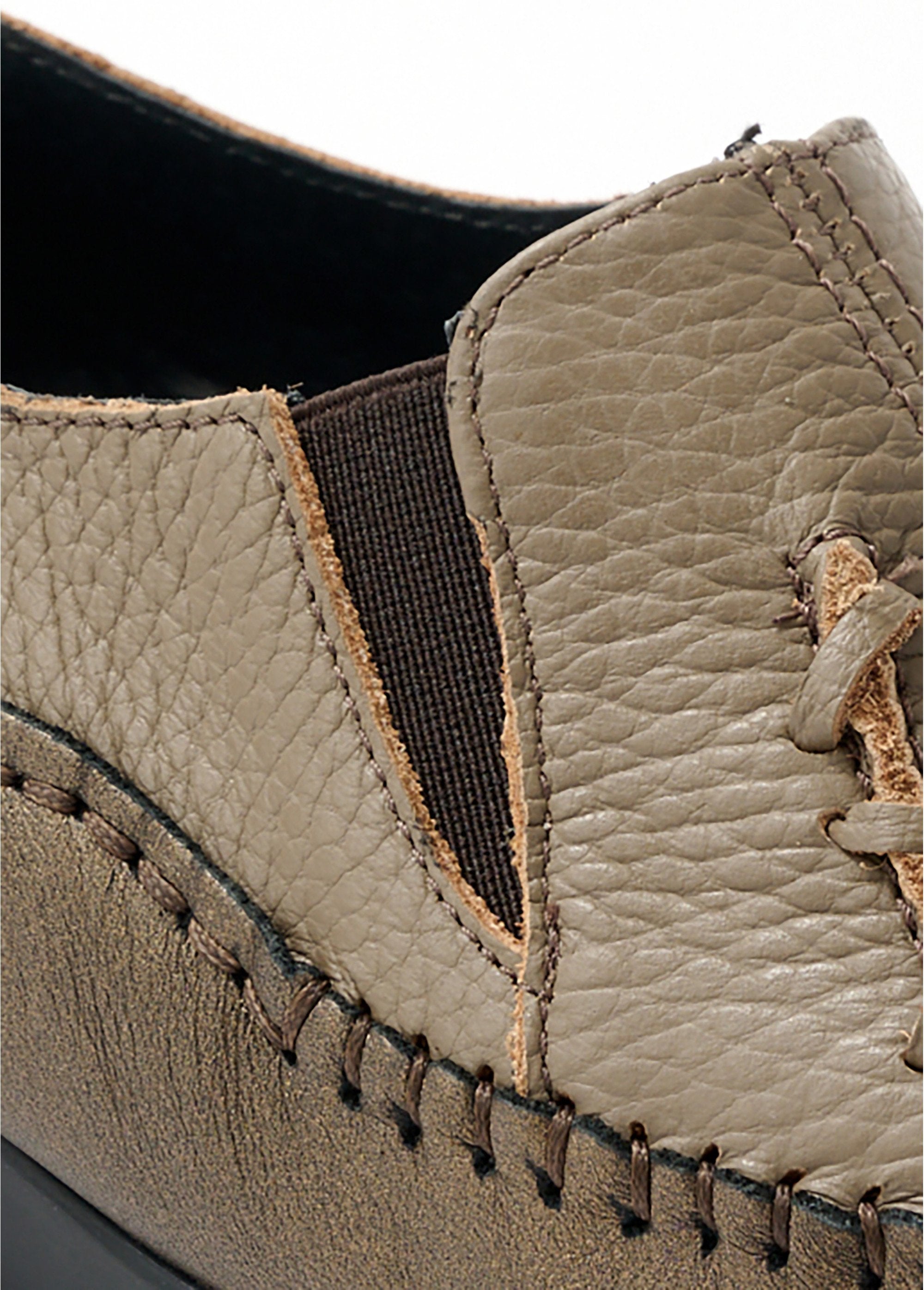 Leather_moccasins_with_visible_stitching_Mole_DE1_slim
