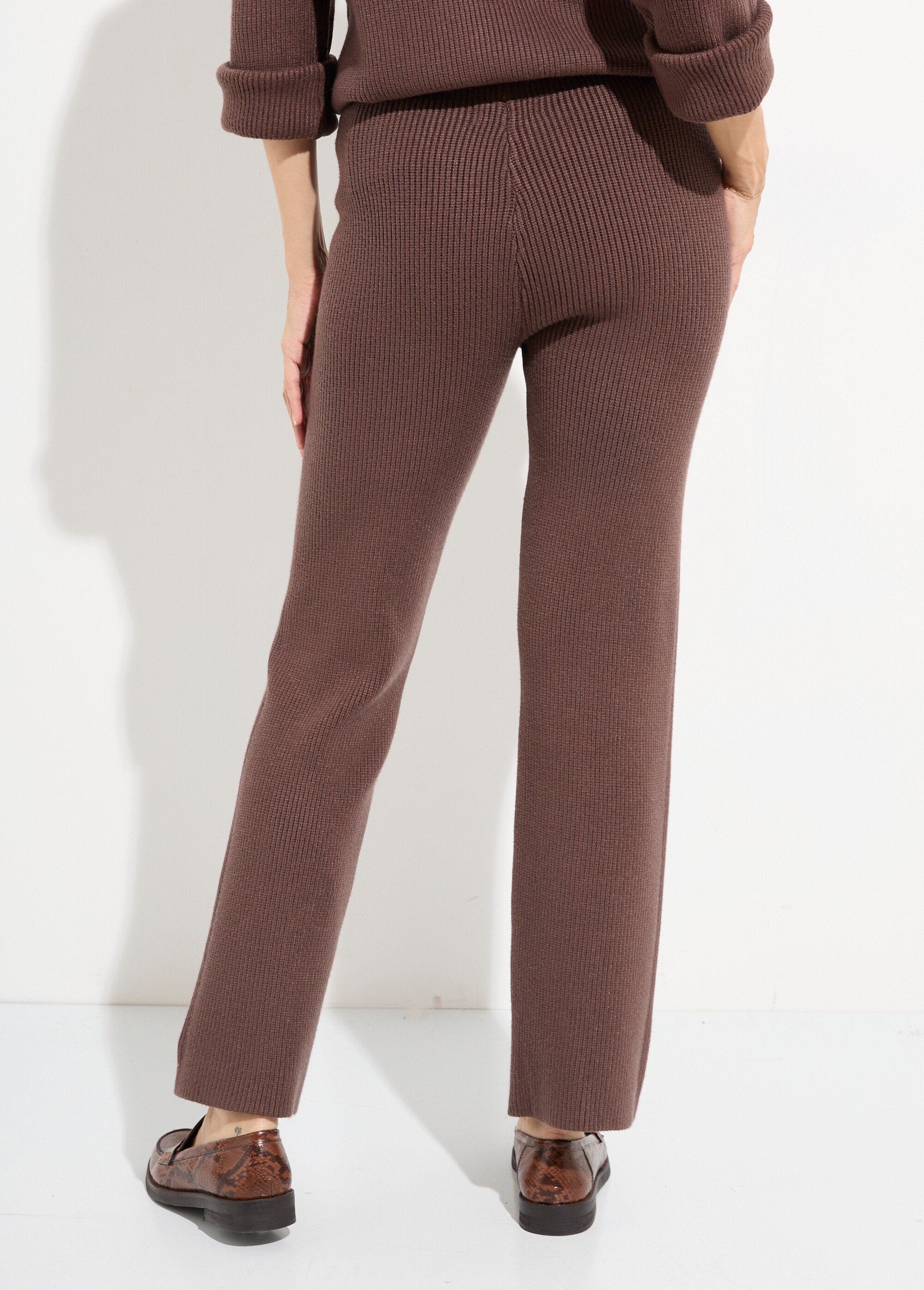 Ribbed_knit_comfort_pants_Chocolate_DO1_slim
