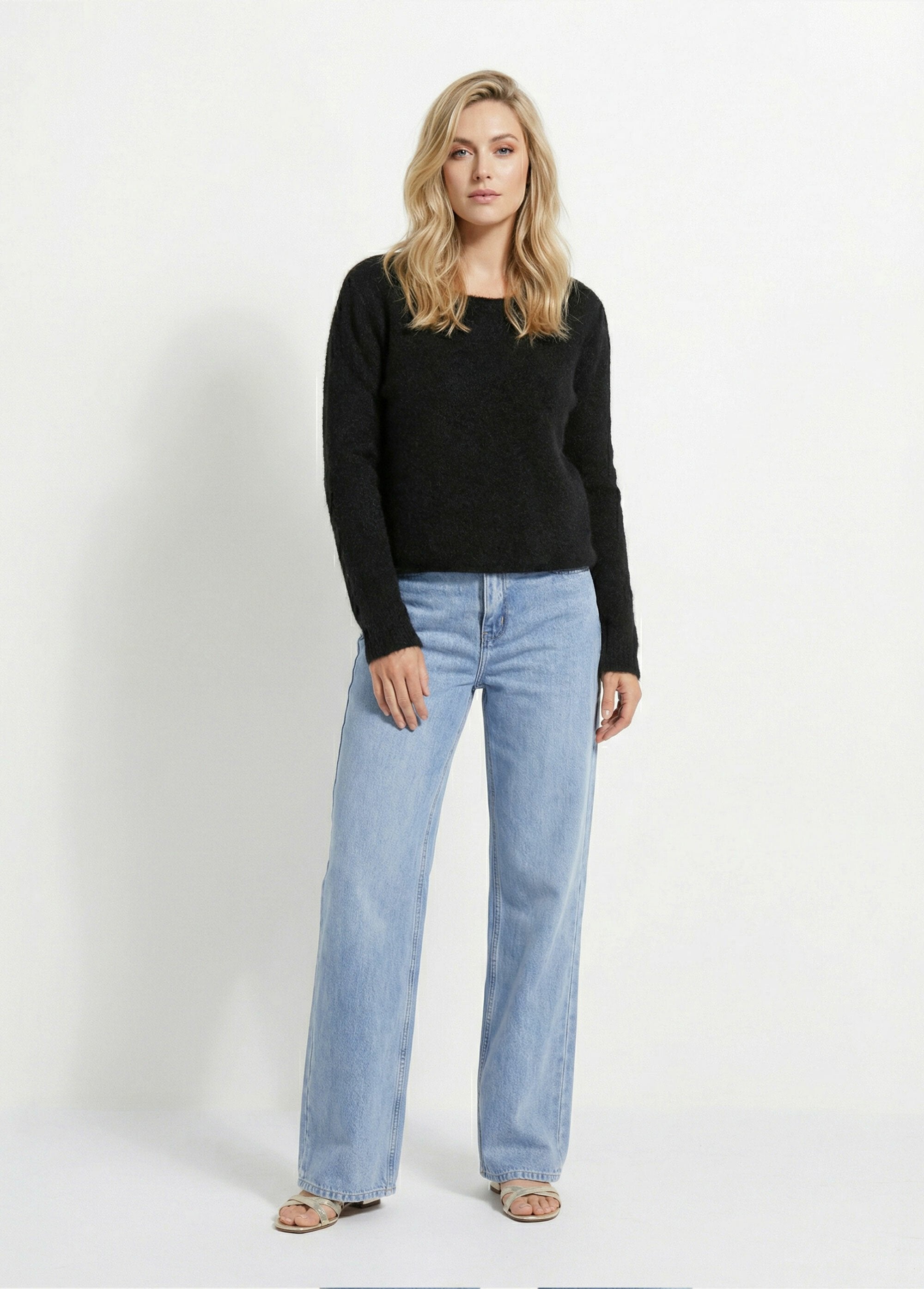 Wool_sweater_with_lace_back_detail_Black_SF1_slim