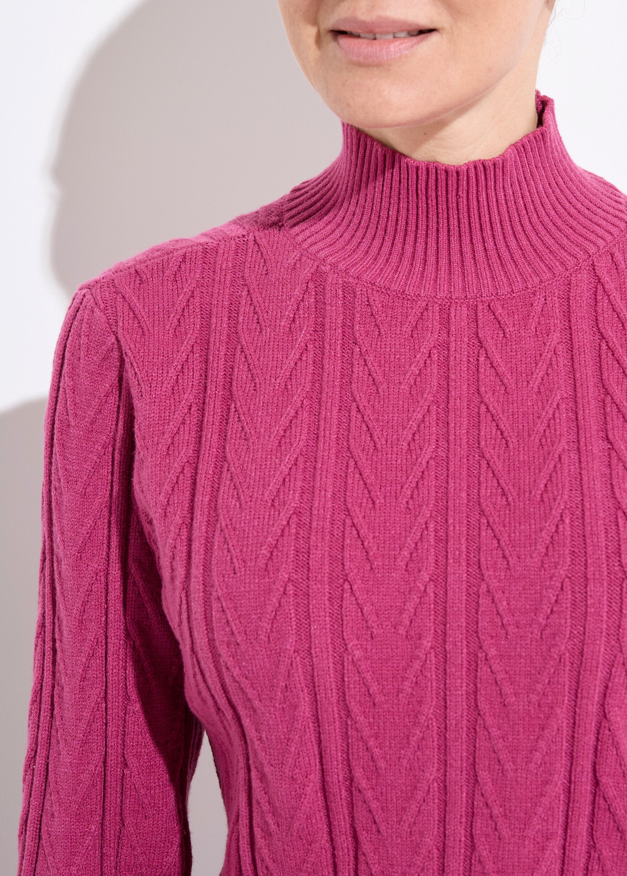 Warm_ribbed_and_twisted_high_neck_sweater_Cassis_DE1_slim