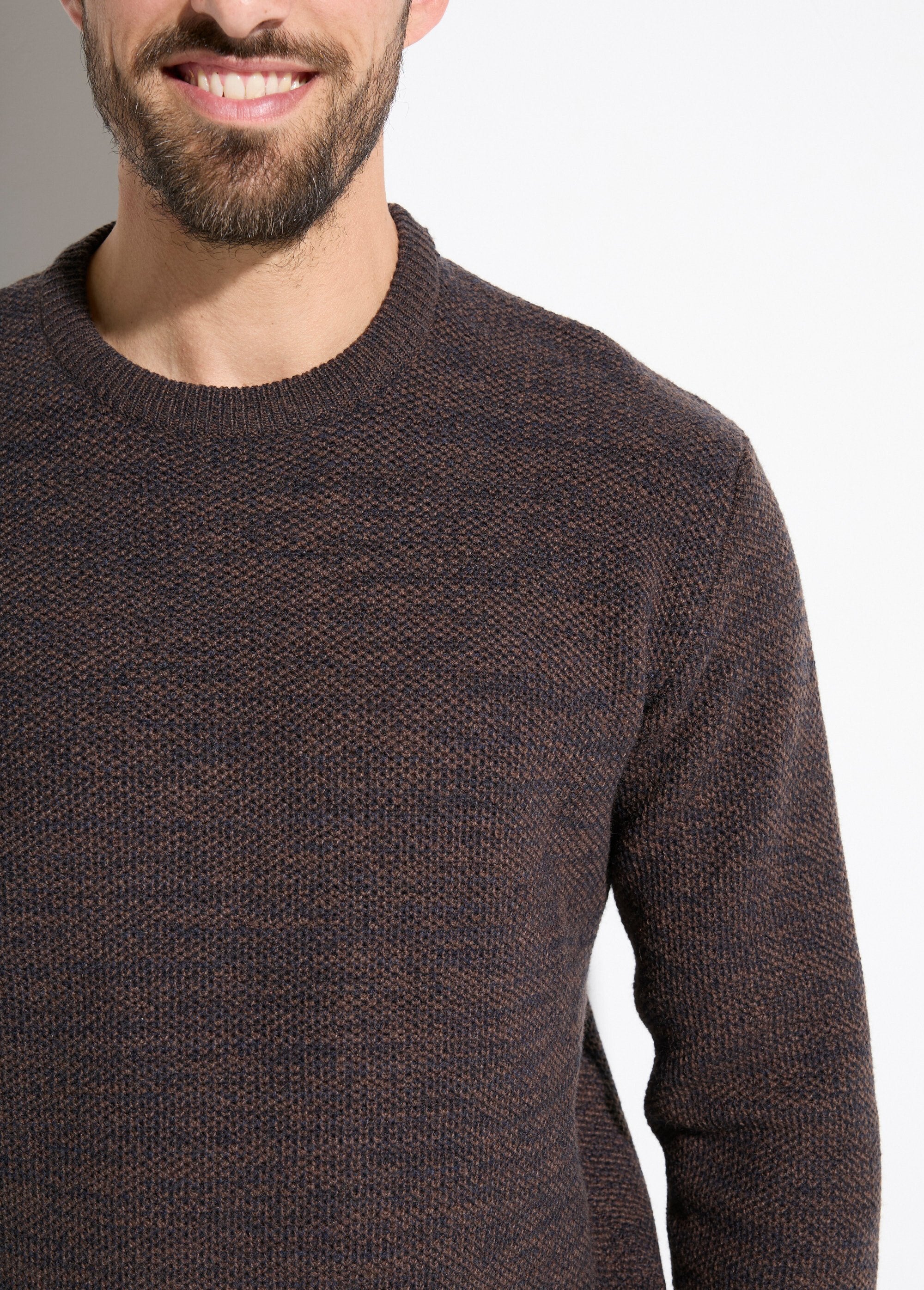 Long-sleeved_wool_marl_knit_round_neck_sweater_Brown_DE1_slim