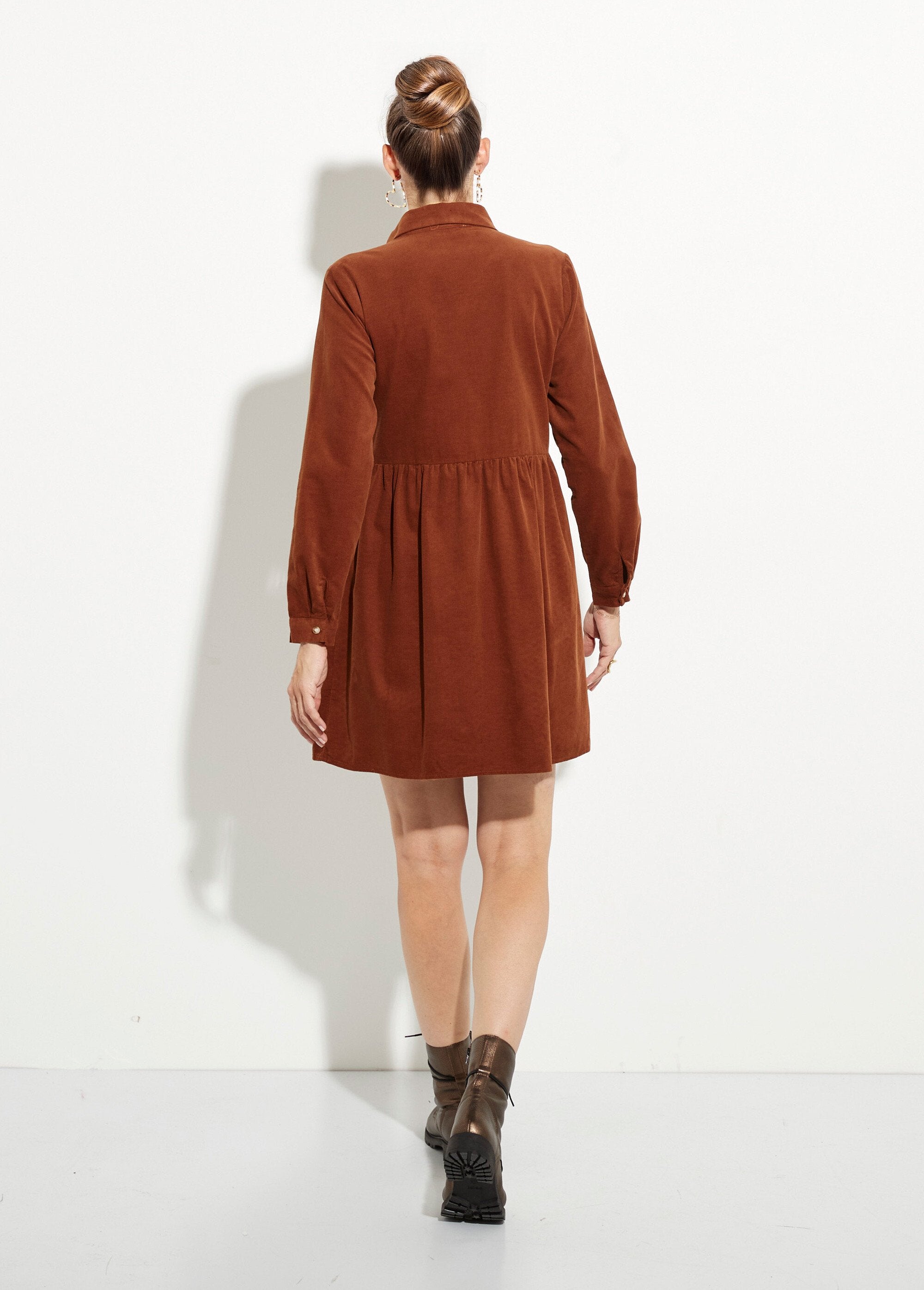 Velvet_shirt_dress_with_pleated_waist_Brown_DO1_slim