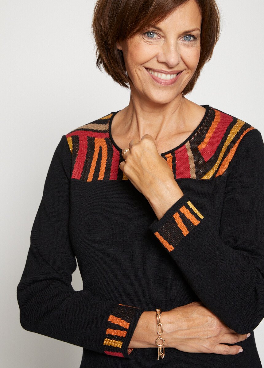 Fancy_jacquard_sweater_dress_Black_background_DE2_slim