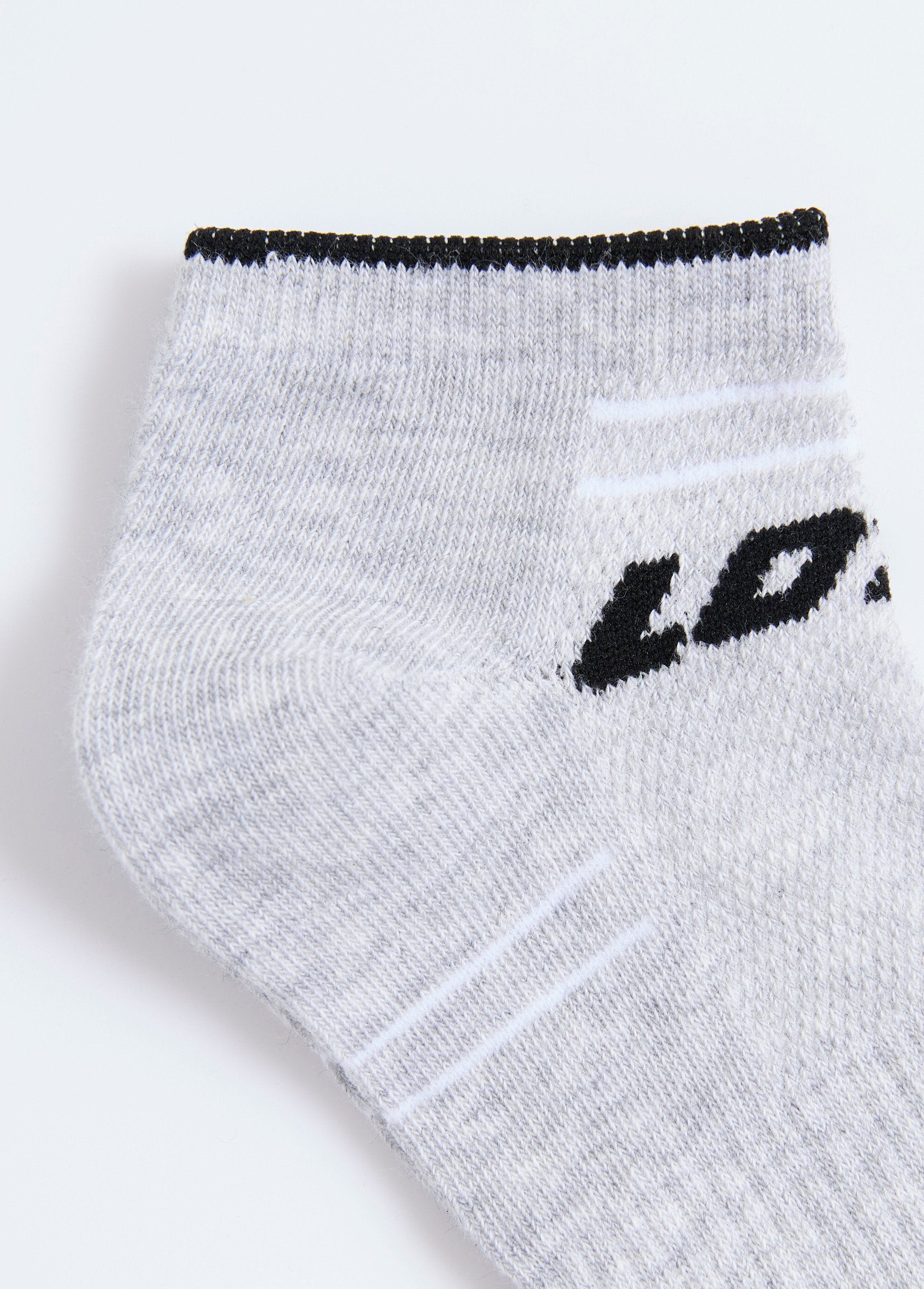 Technical_socks_with_logo_Assorted_gray_DE2_slim