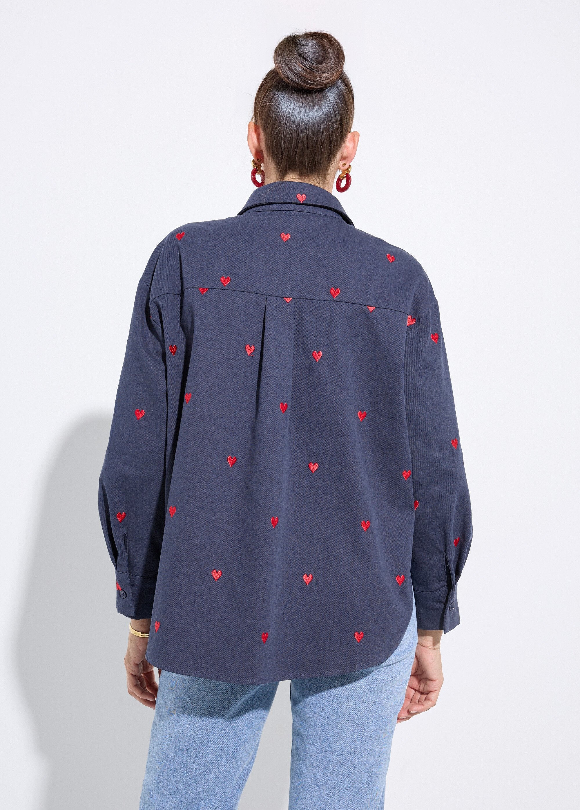 Twill_overshirt_with_embroidered_hearts_Marine_DO1_slim