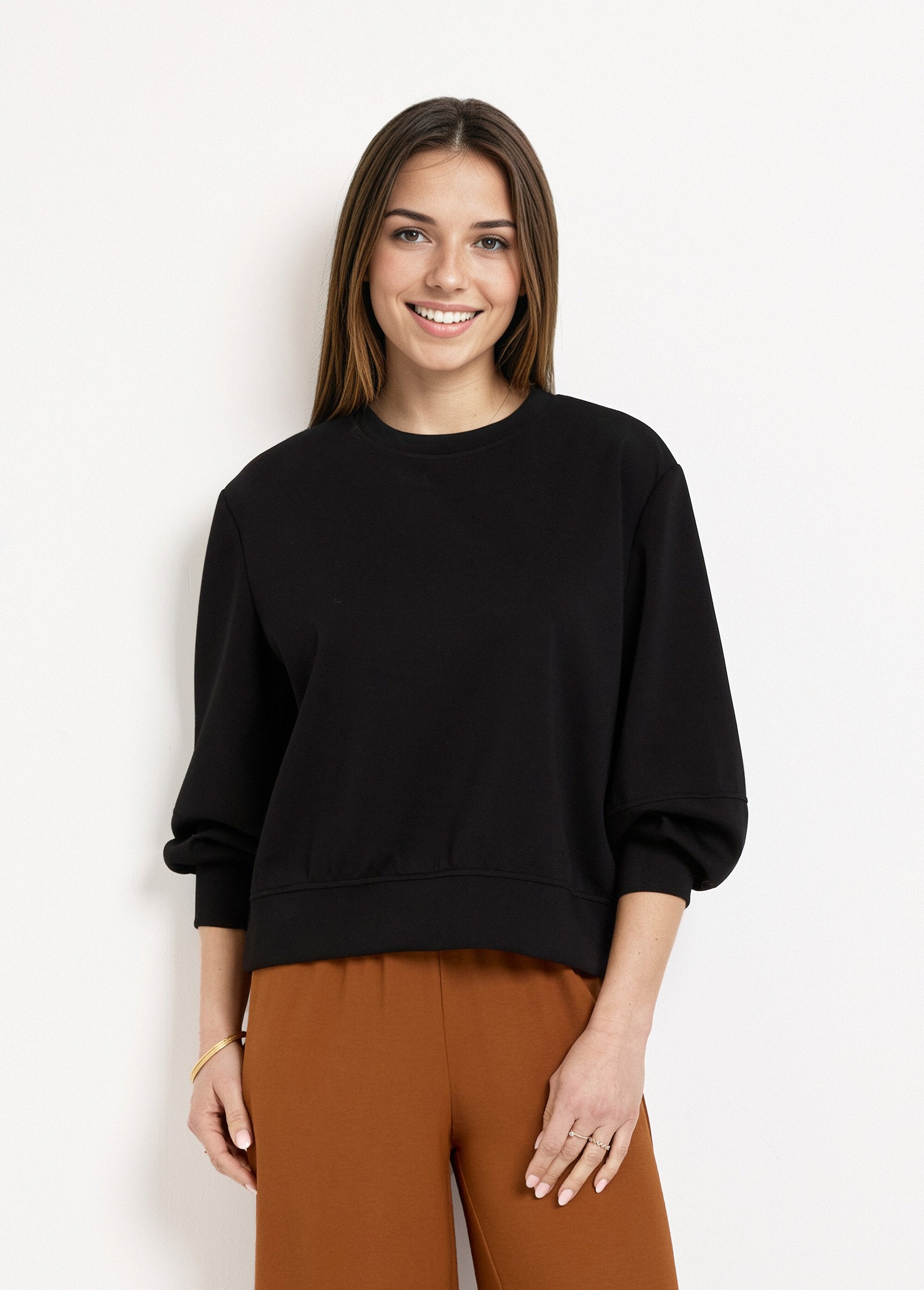 Sweat_court_col_rond_en_maille_douce_Noir_FA1_slim