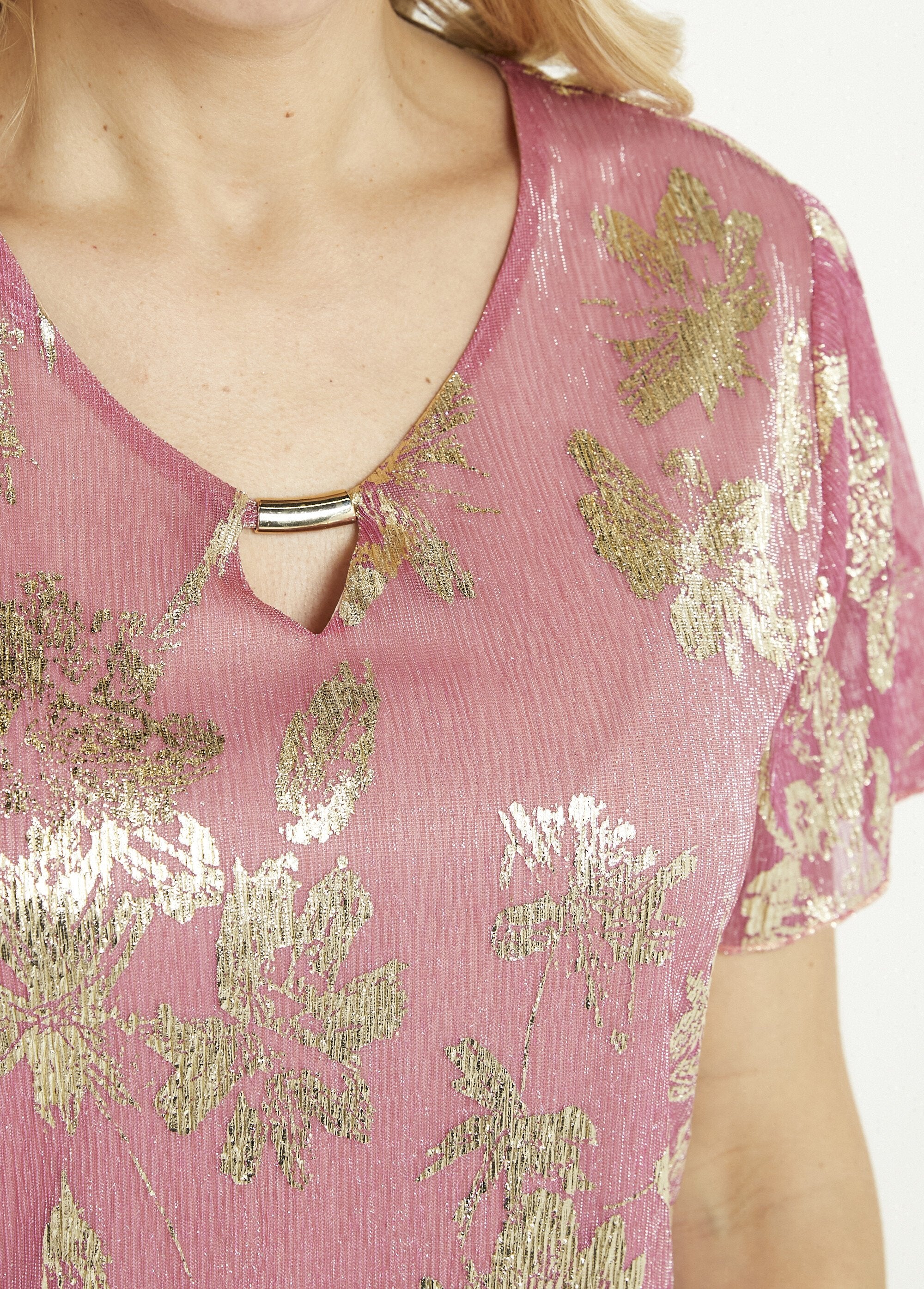 Cropped_T-shirt_with_golden_foliage_print_Pink_DE1_slim