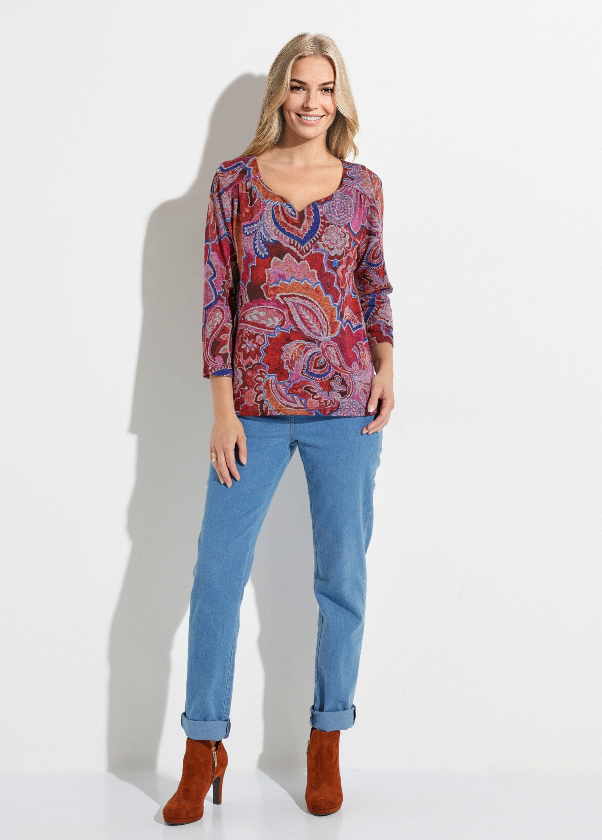 Short-sleeved,_3/4-length_T-shirt_with_a_paisley_print_Pink_print_SF1_slim
