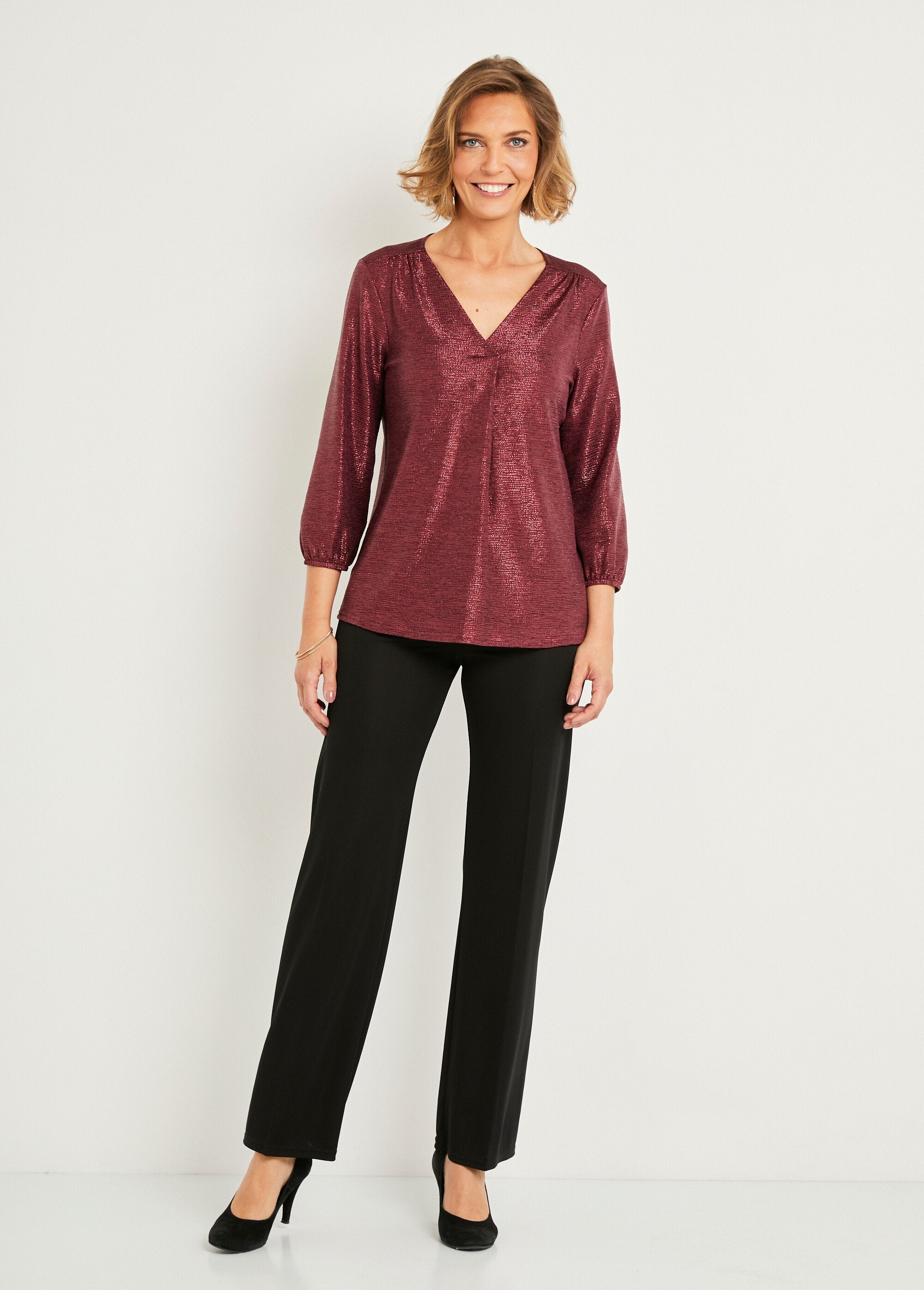 Mid-length_loose_shiny_knit_V-neck_t-shirt_Raspberry_SF1_slim