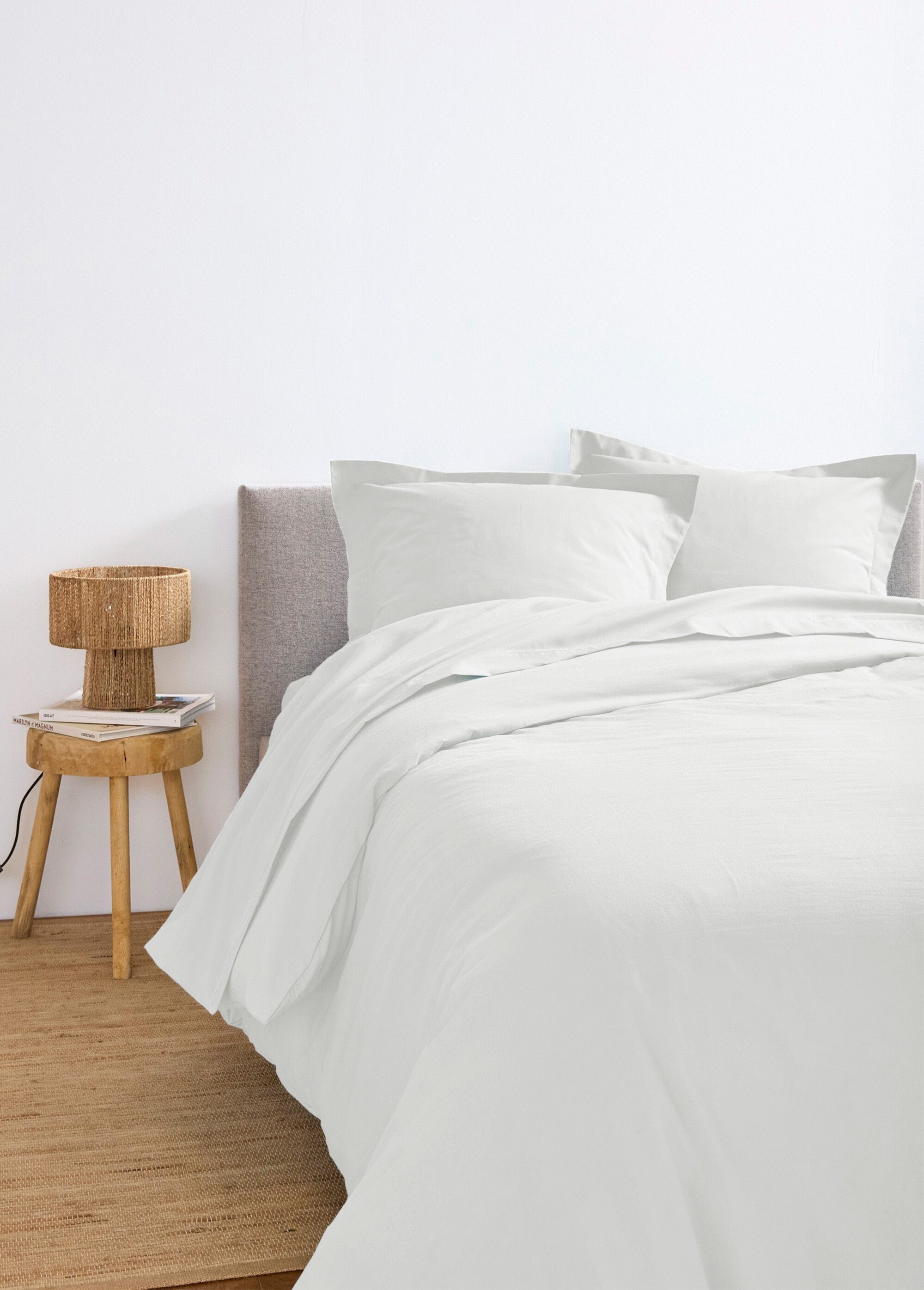 Plain_polycotton_pillowcase_White_DE1_slim