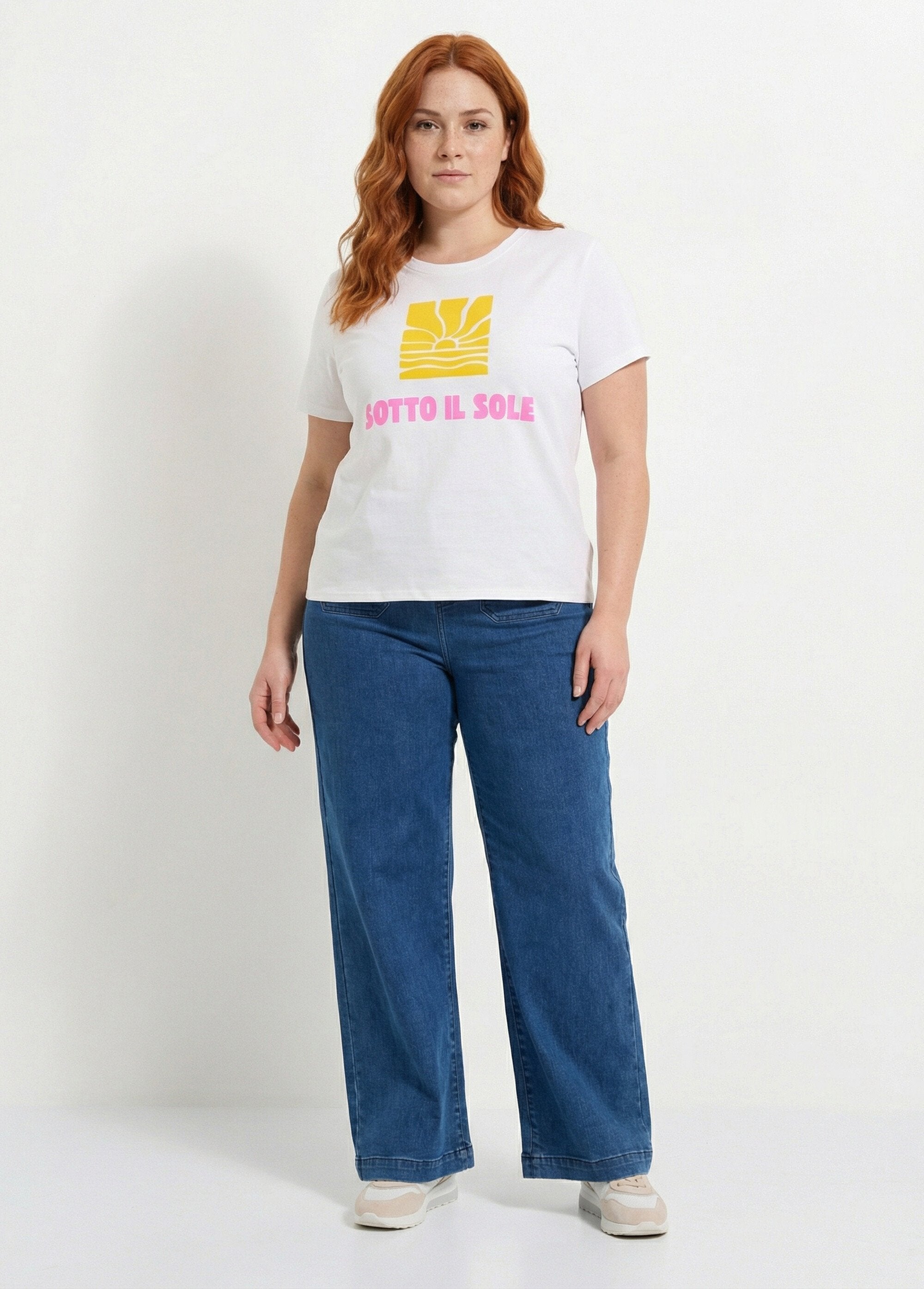 Short-sleeved_T-shirt,_Sun_pattern_White_print_SF1_curvy