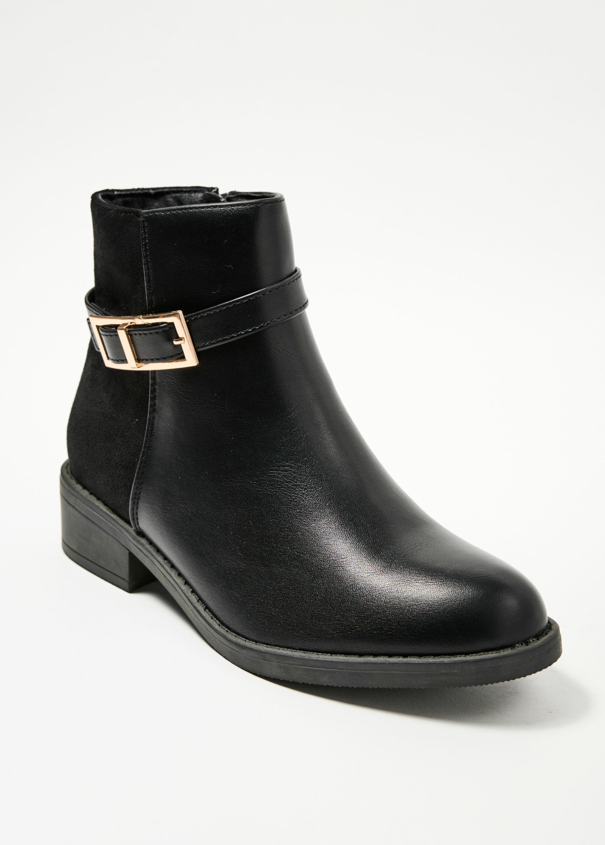 Two-material_boots_with_heel_and_buckle_Black_FA1_slim