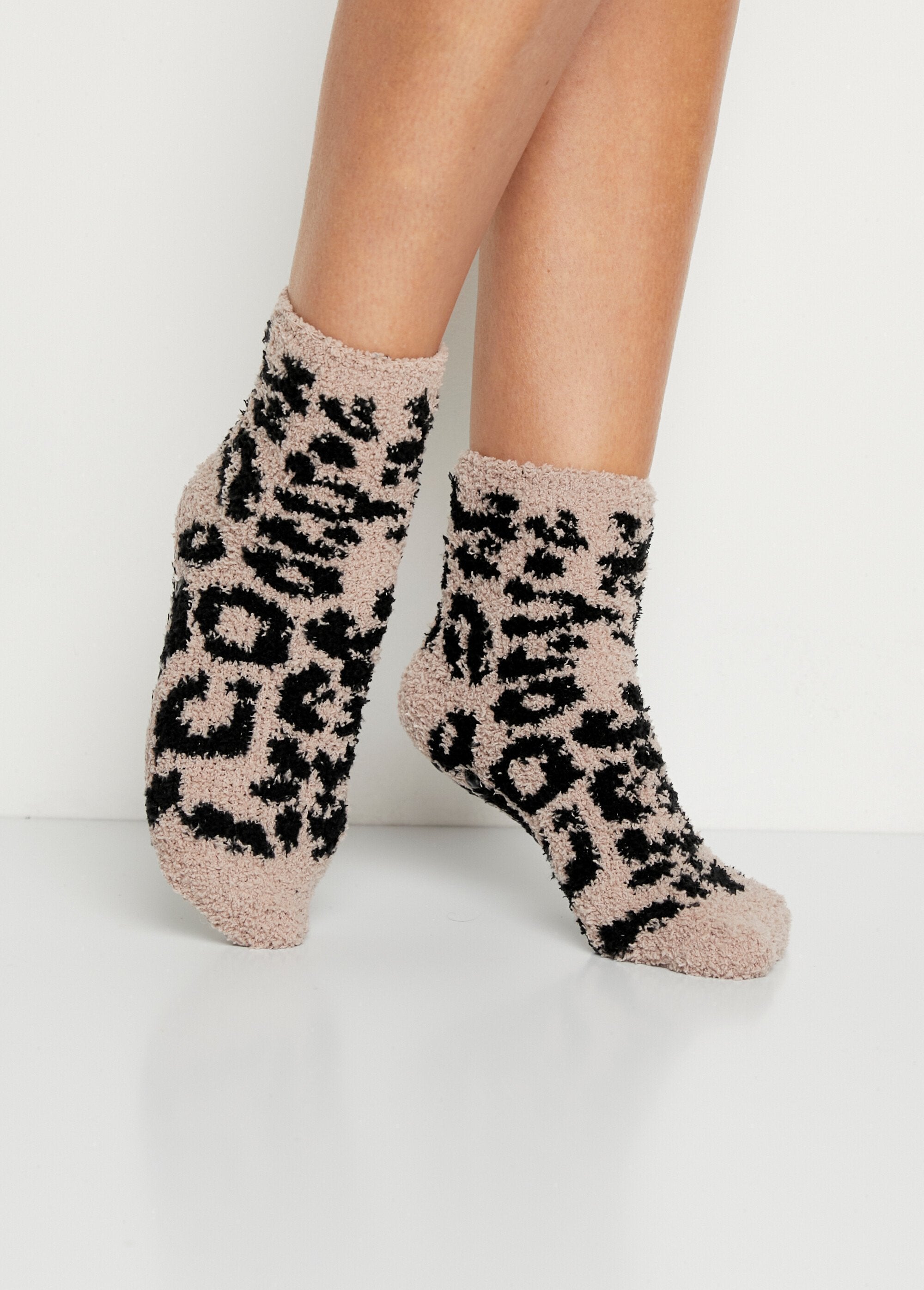 Soft_non-slip_socks_Assorted_black_lot_2_FA1_slim