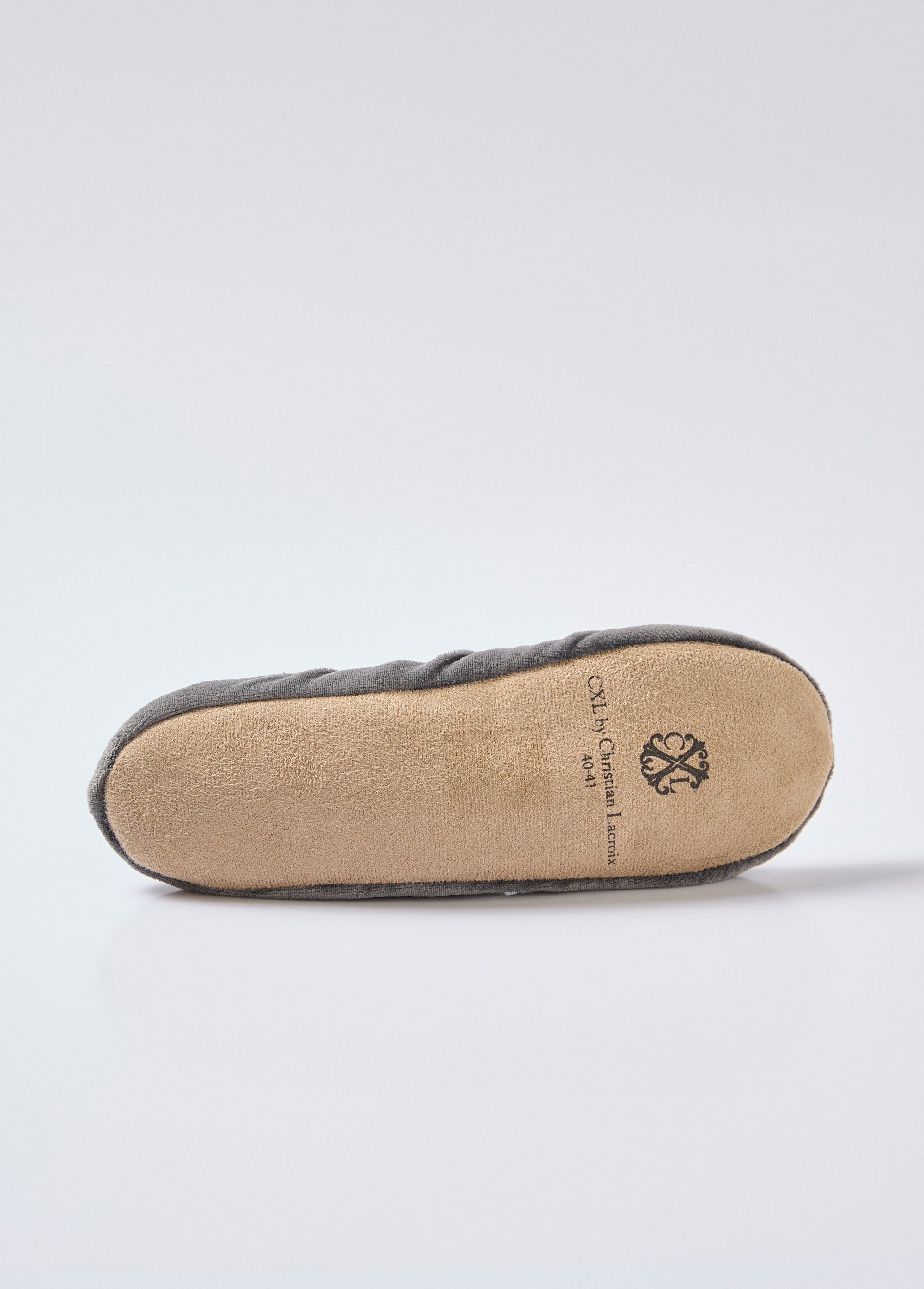 Velvet_ballerina-style_slippers_Gray_UN1_slim