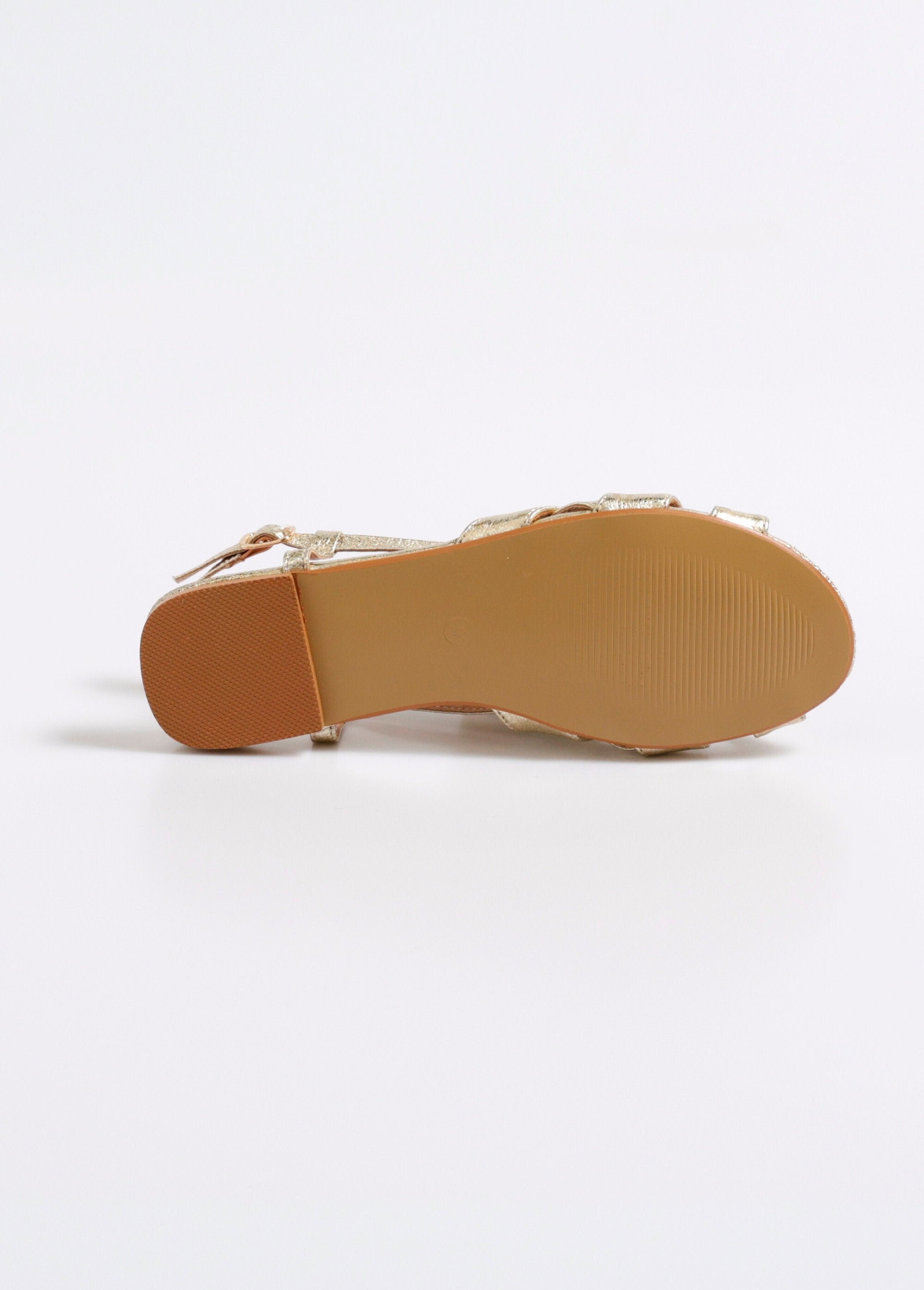 Chic_flat_sandals_with_straps_Golden_UN1_slim