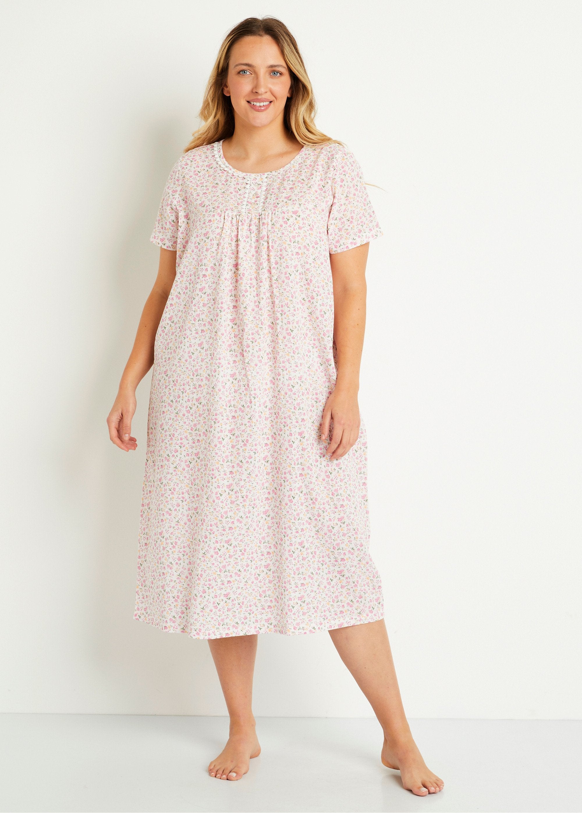 Fancy_guipure_floral_nightgown_Pink_and_peach_FA1_curvy