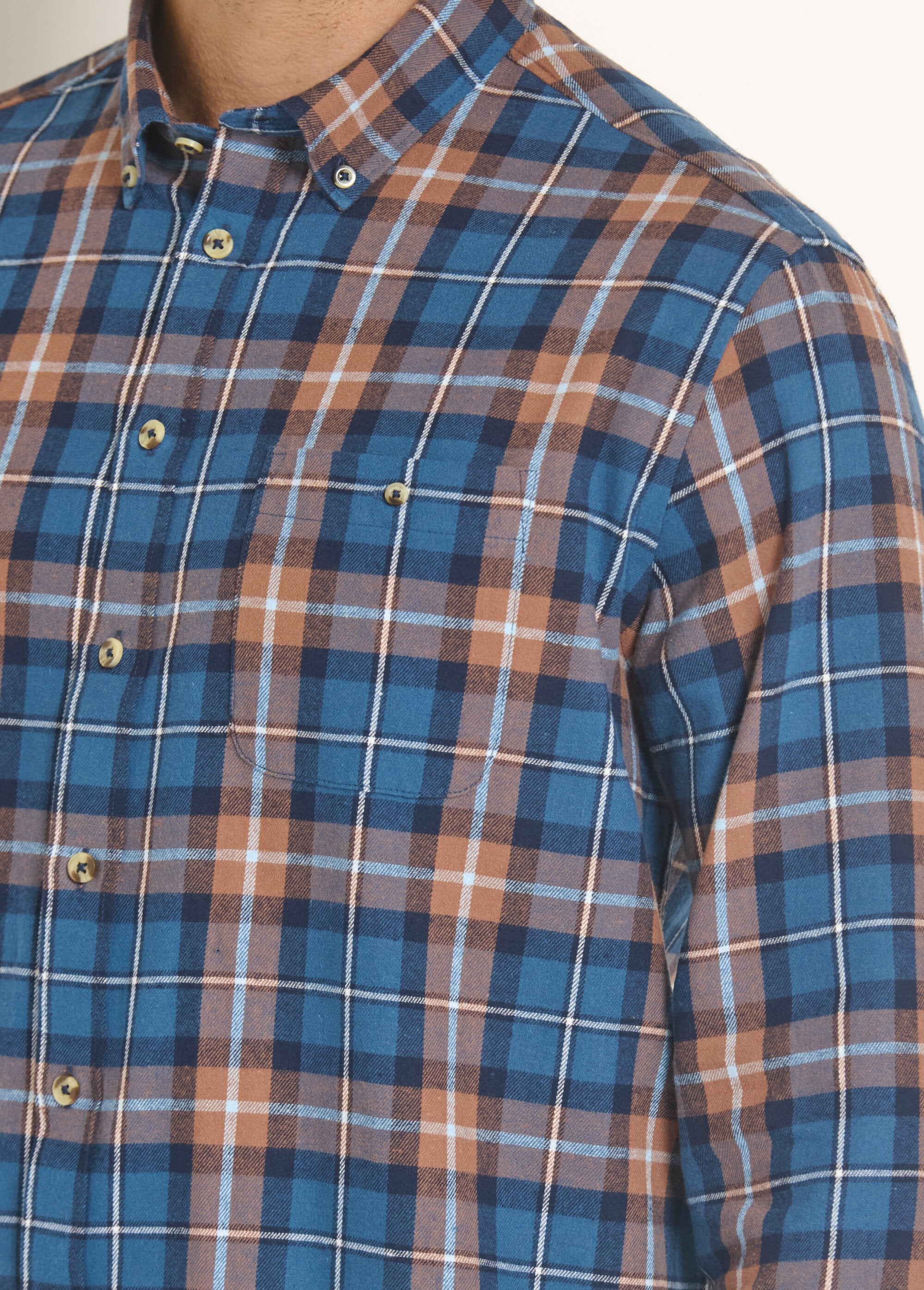 Flannel_shirt_with_velvet_details,_large_squares_Blue_and_beige_tiles_DE2_slim