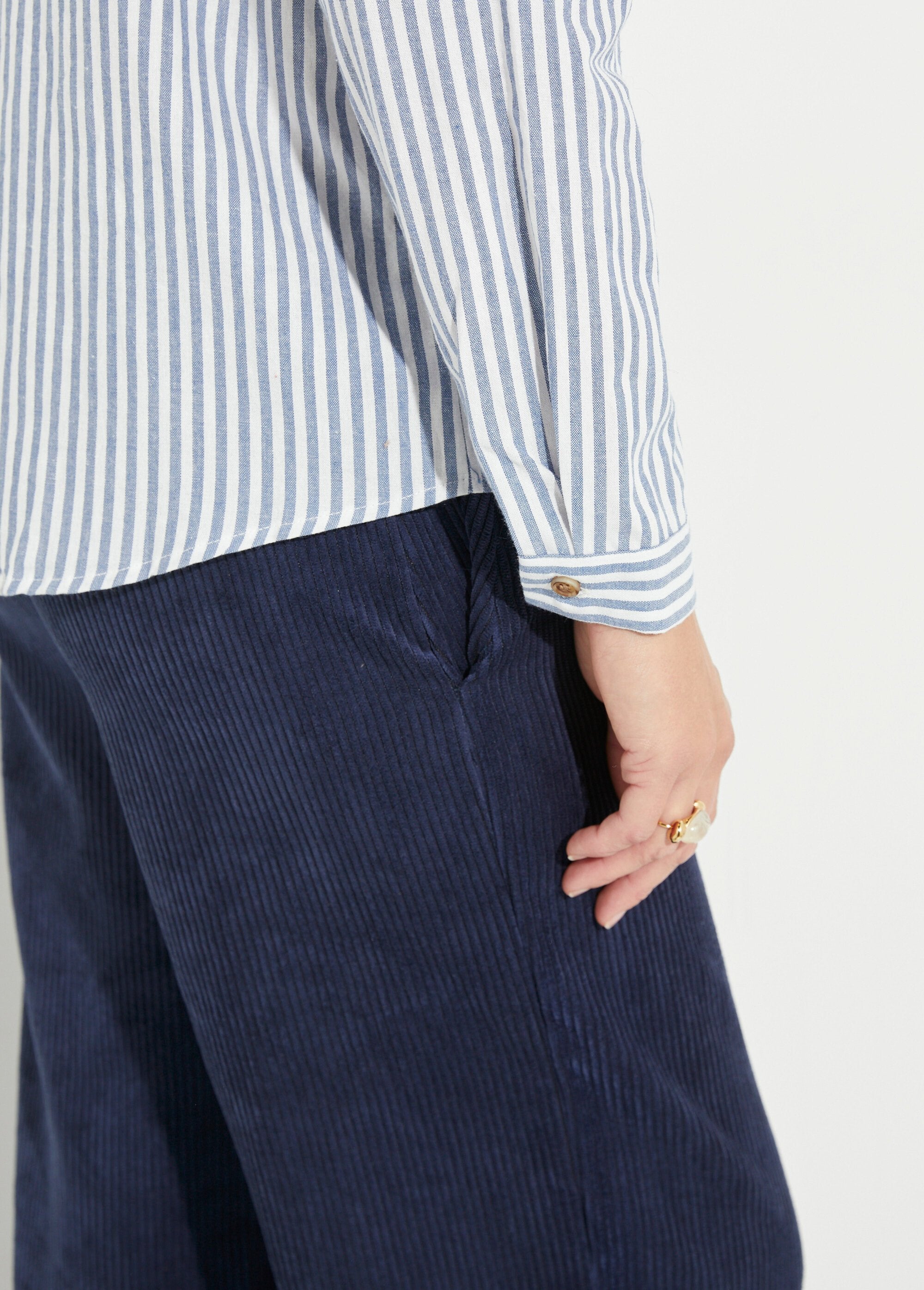 Striped_blouse,_dropped_shoulders_Blue_stripe_DE2_slim