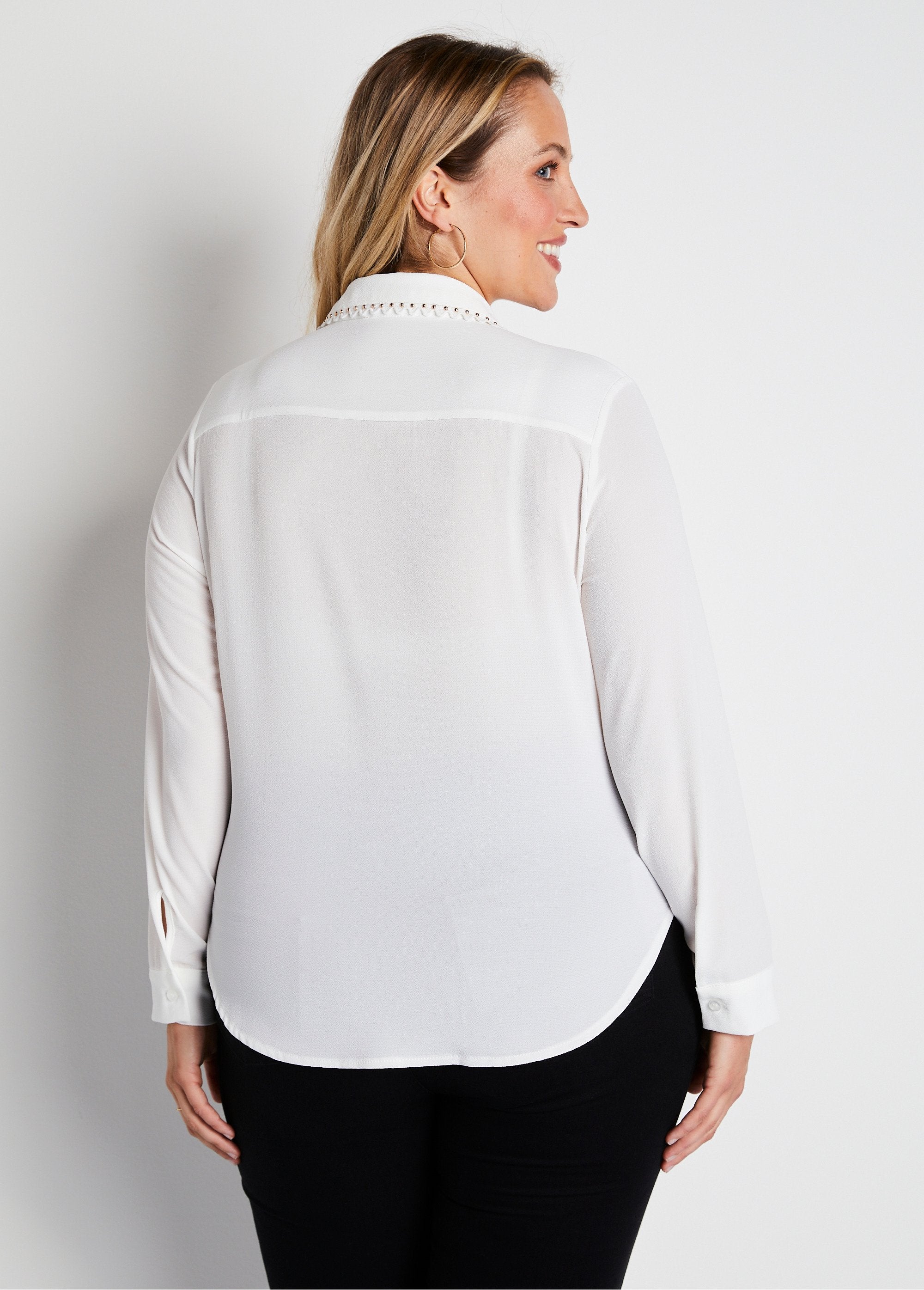 Plain_buttoned_blouse_with_fancy_collar_Ecru_DO1_curvy