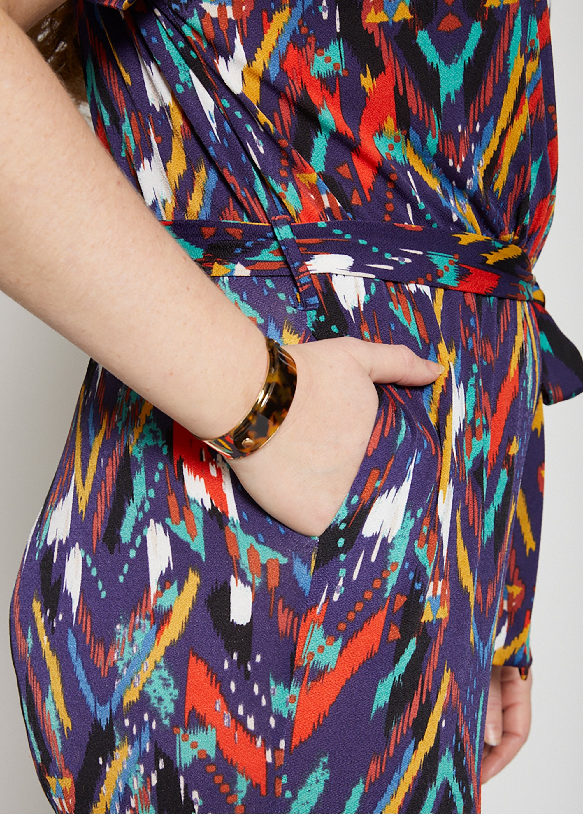 Stretch_mesh_jumpsuit_Multicolor_print_DE2_curvy