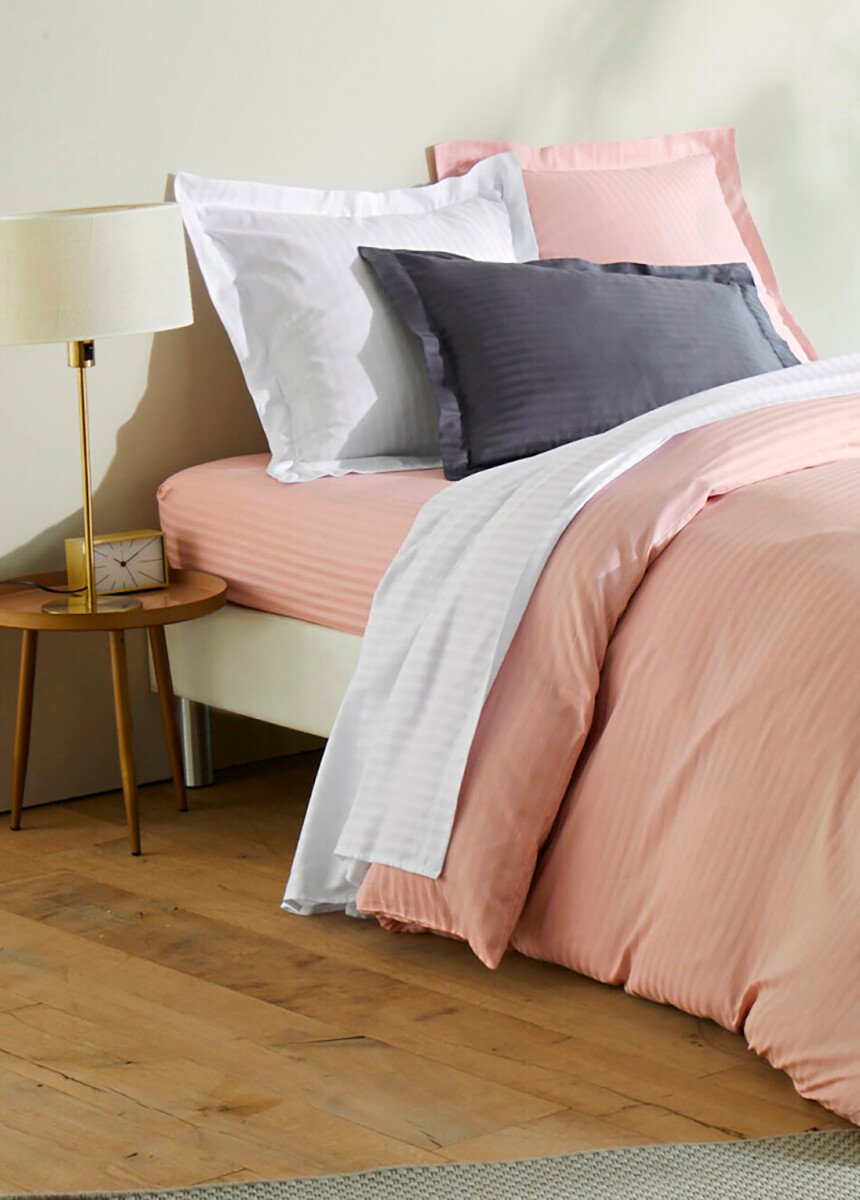 Striped_jacquard_satin_fitted_sheet_White_FA1_slim