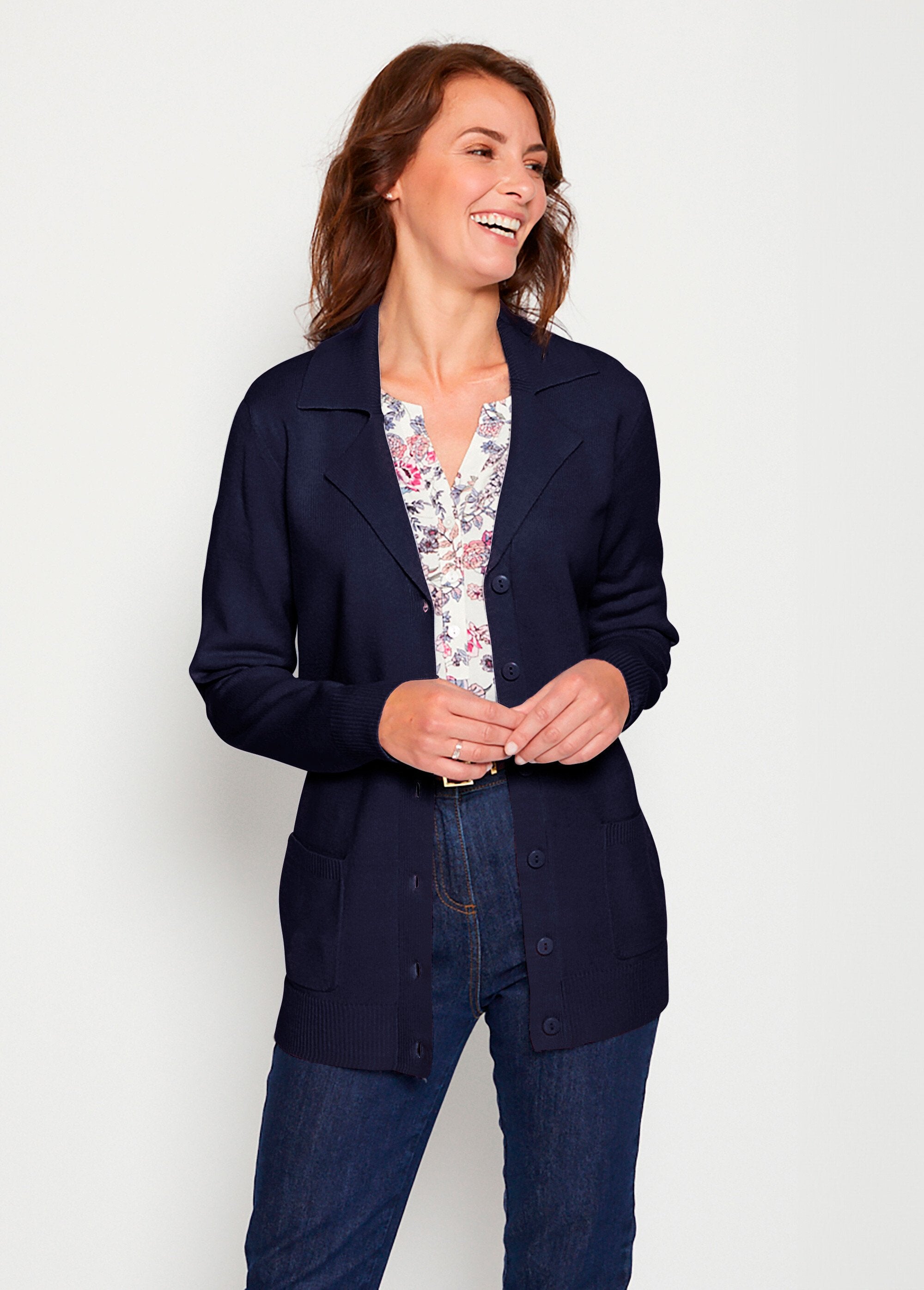 Mid-length_buttoned_cardigan_with_tailored_collar_Marine_FA1_slim