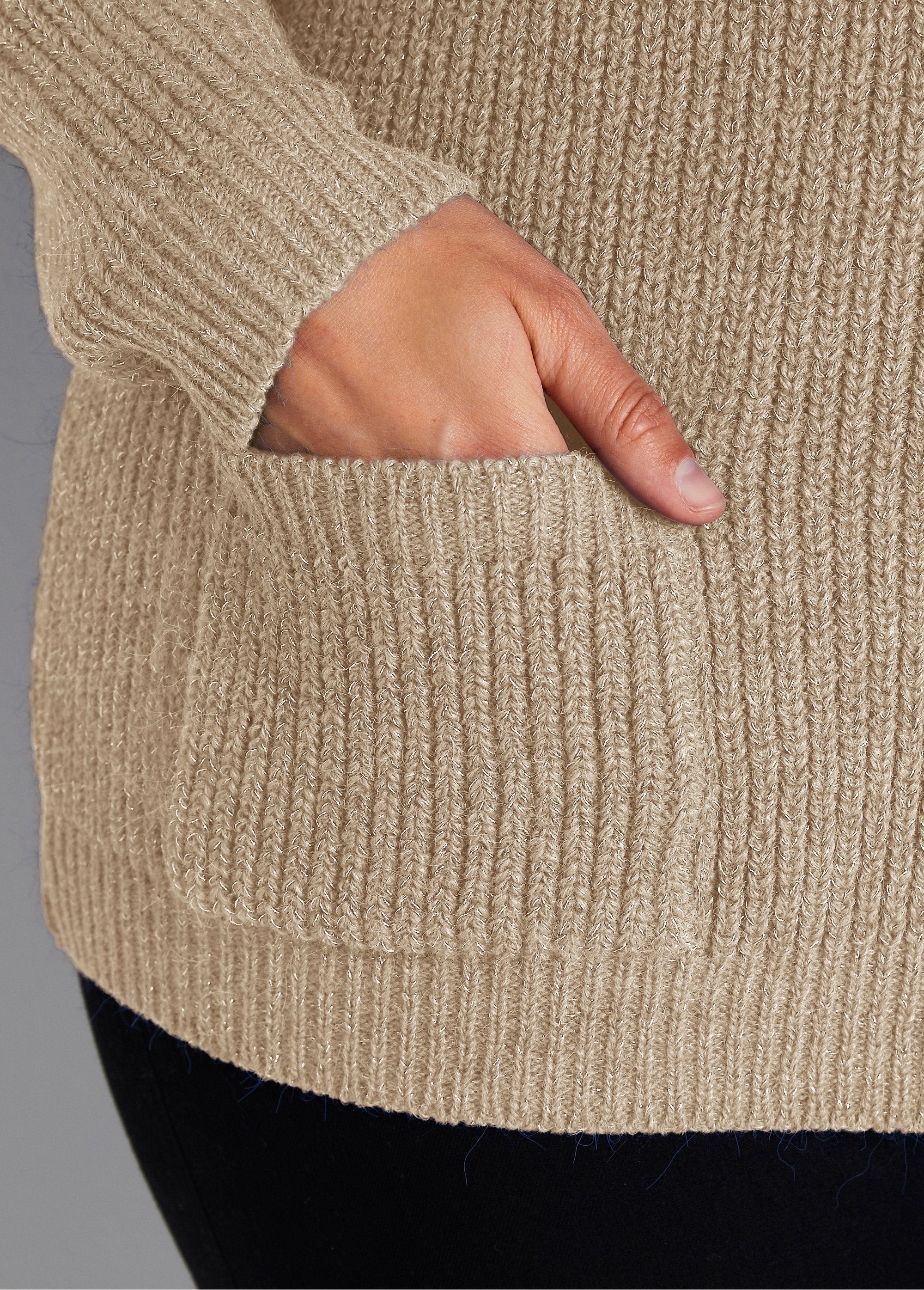 Mid-length_buttoned_cardigan_with_beaded_knit_and_wool_Beige_DE1_curvy