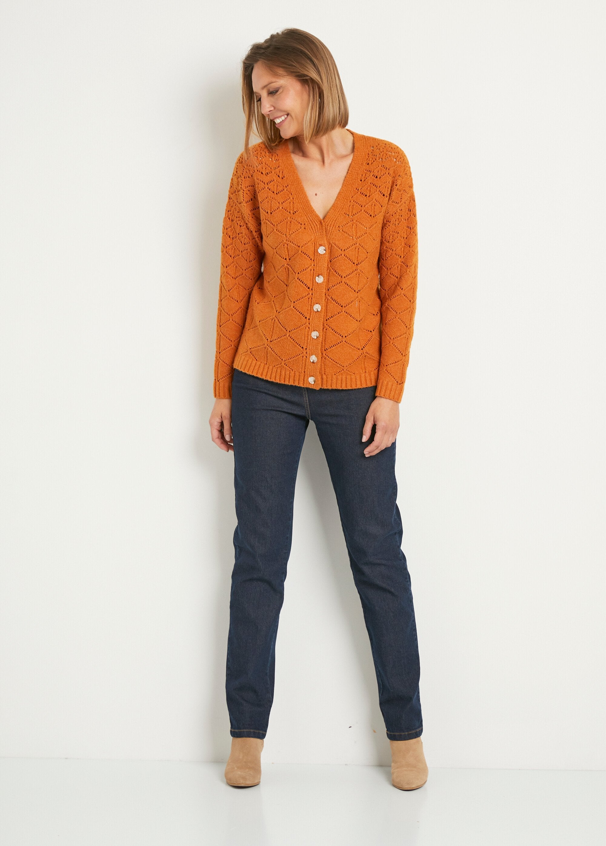 Short_openwork_V-neck_buttoned_cardigan,_plain_Caramel_SF1_slim