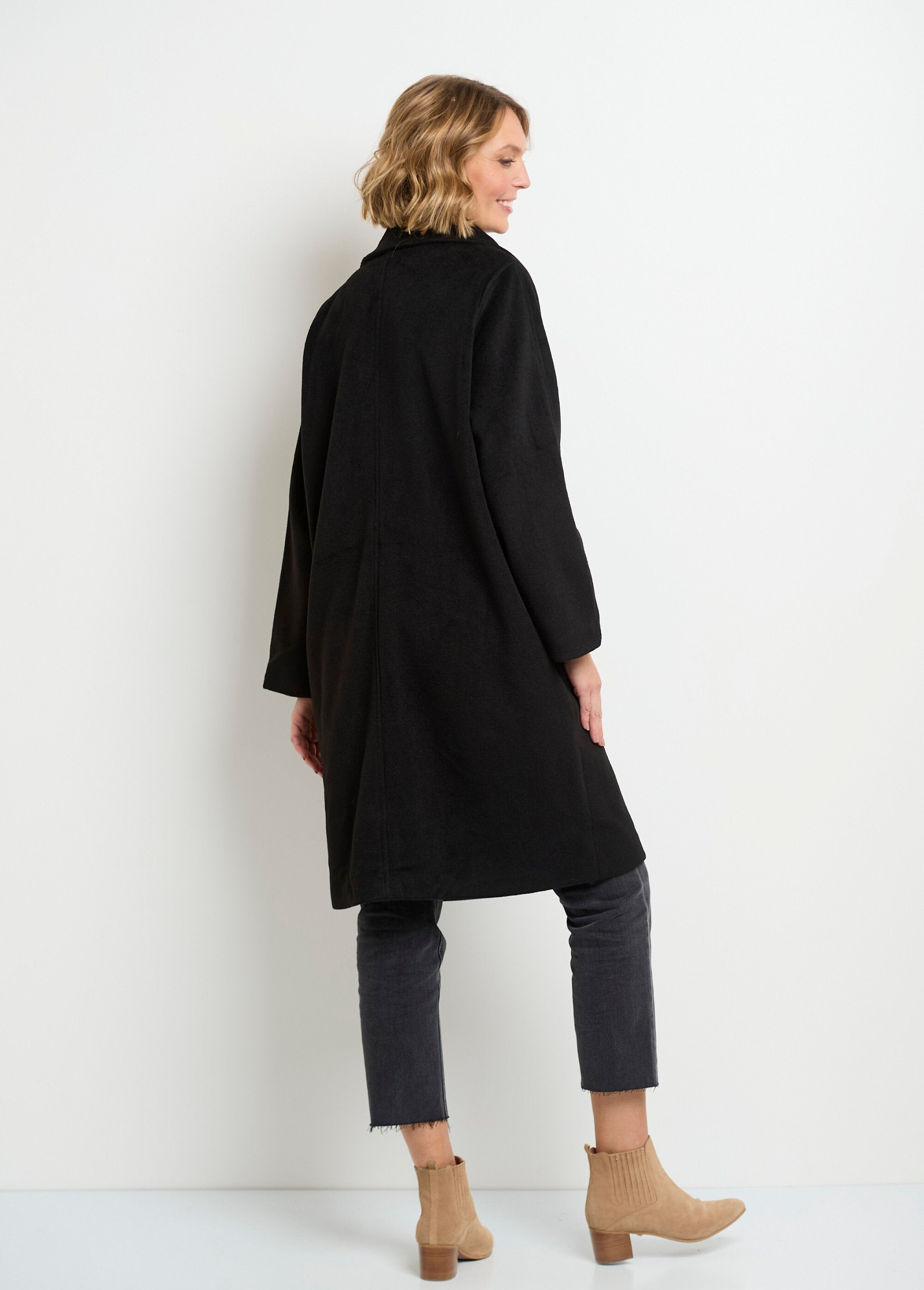 Long_coat_with_tailored_collar_in_wool_look_Black_DO1_slim