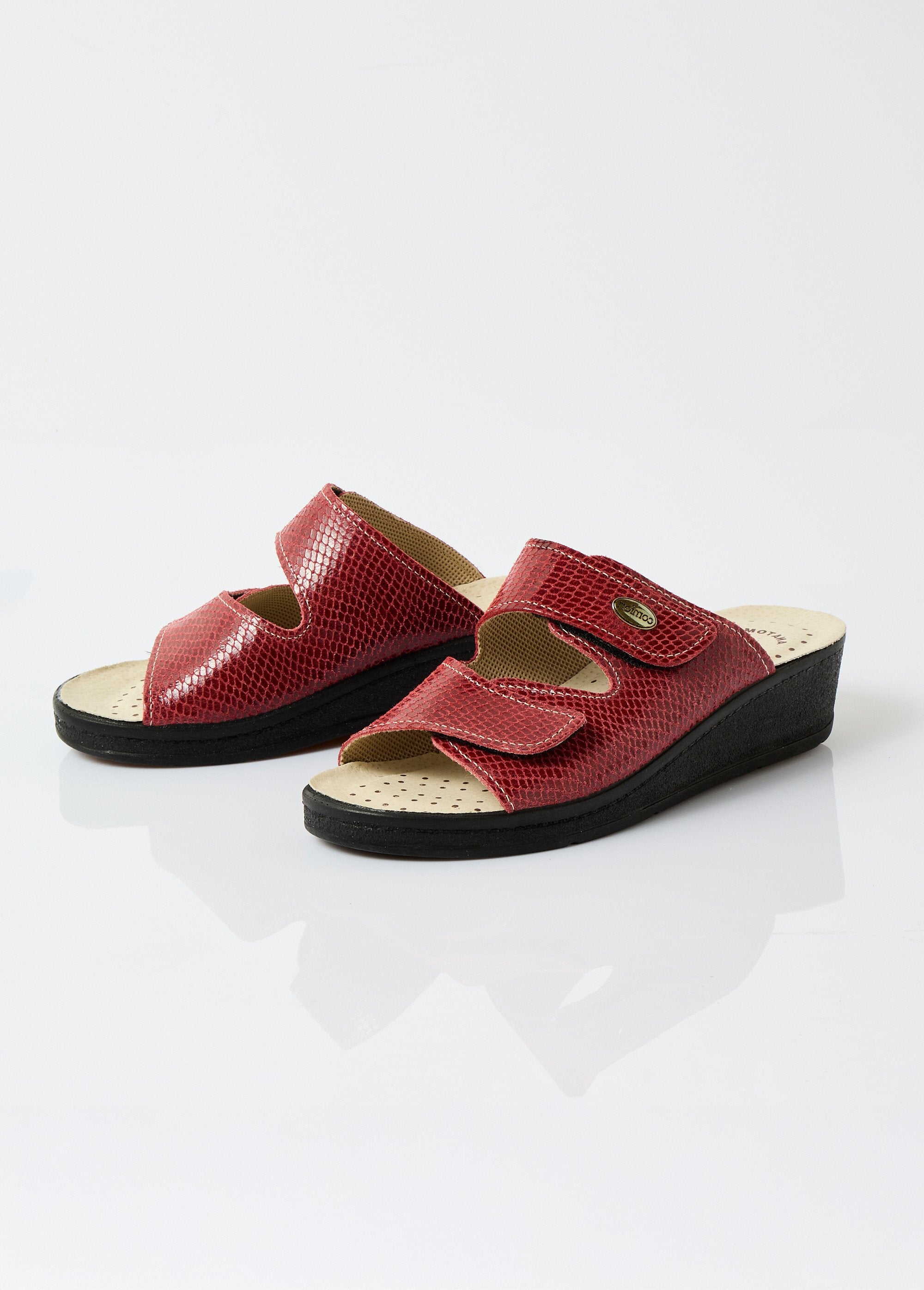 Wide_leather_velcro_mules_Carmine_DE1_slim