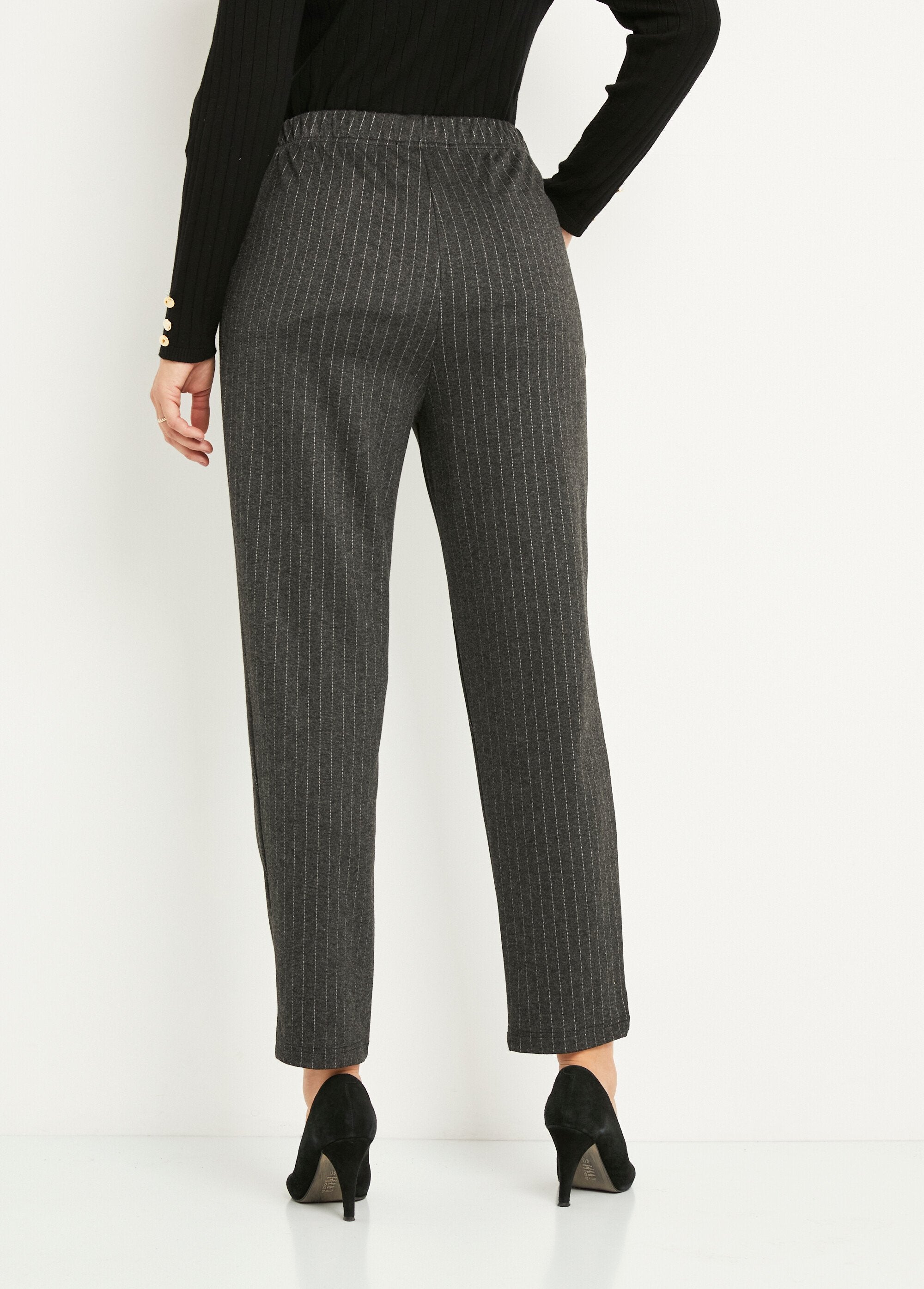 Straight-leg_stretch-knit_pants_Gray_striped_DO1_slim