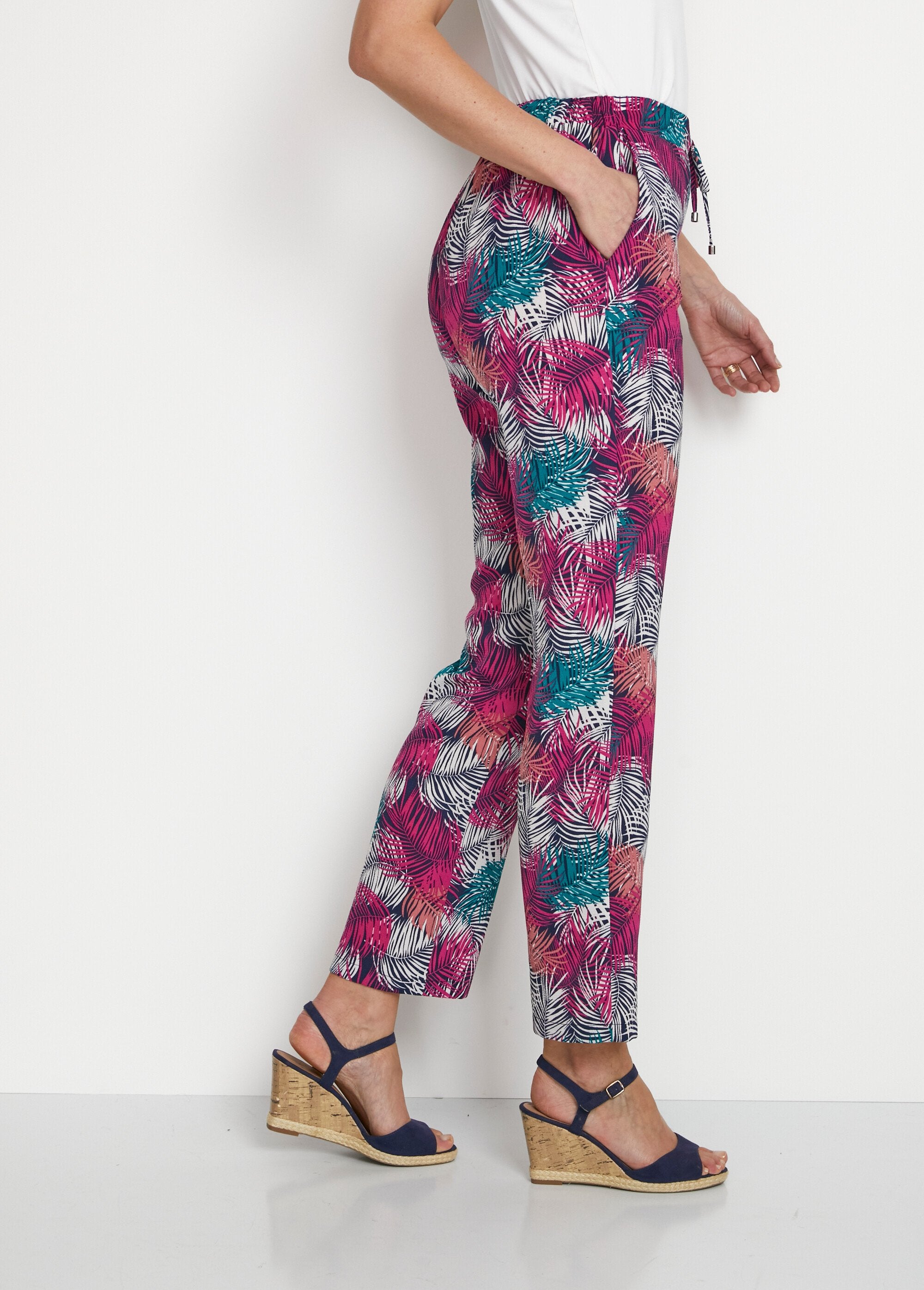 Loose_pants_with_elasticated_waist_Fuchsia_print_DR1_slim