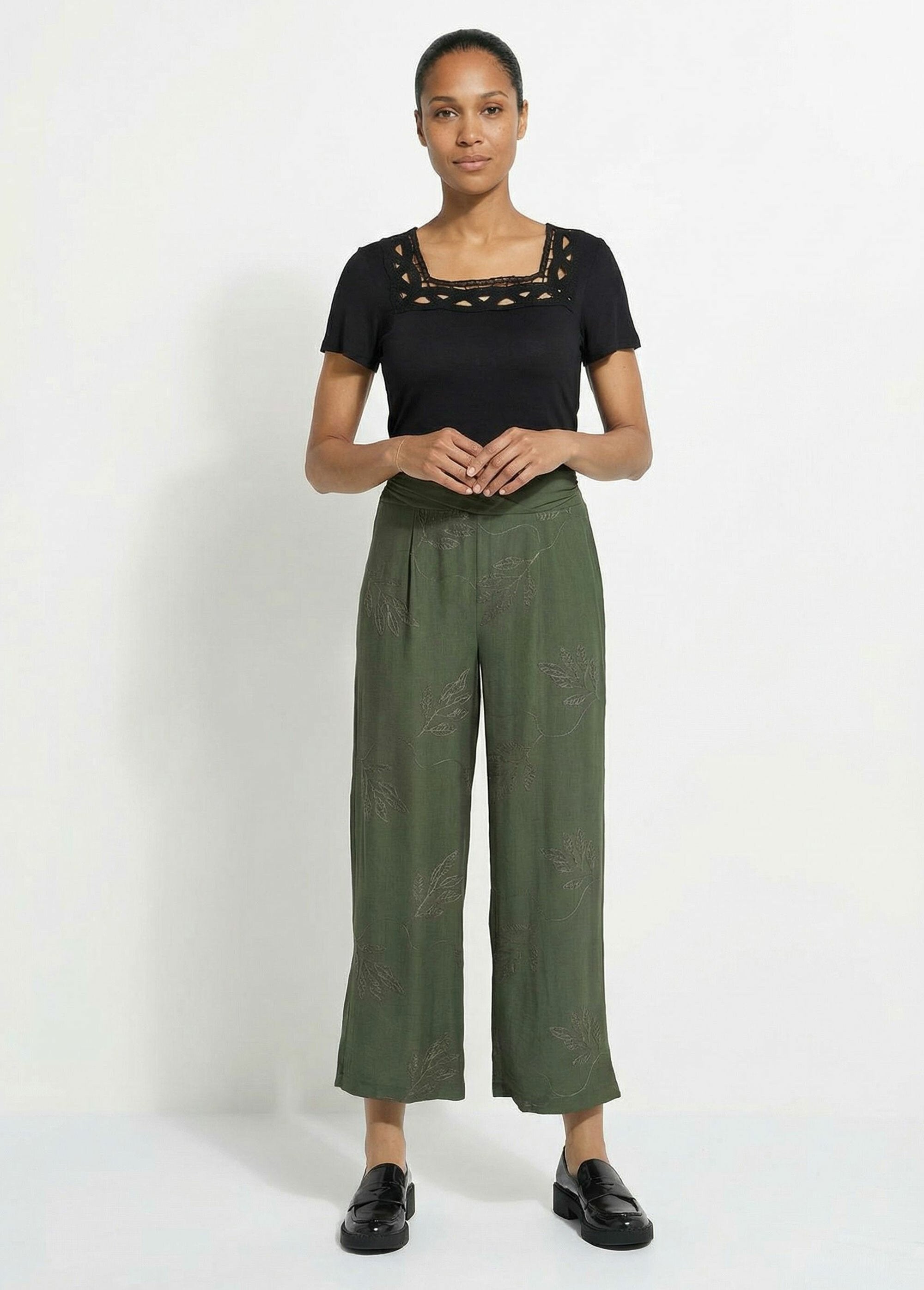 Wide-leg_elasticated_trousers_with_foliage_embroidery_Khaki_SF1_slim