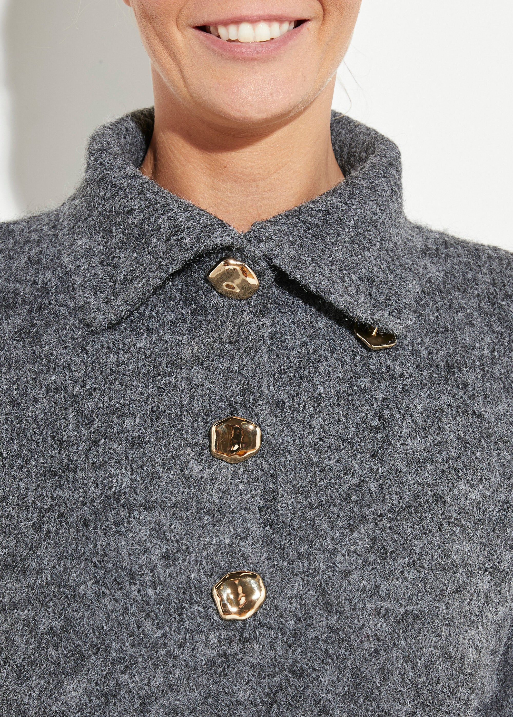 Trucker_sweater_with_wool_and_metal_buttons_Charcoal_grey_DE1_slim