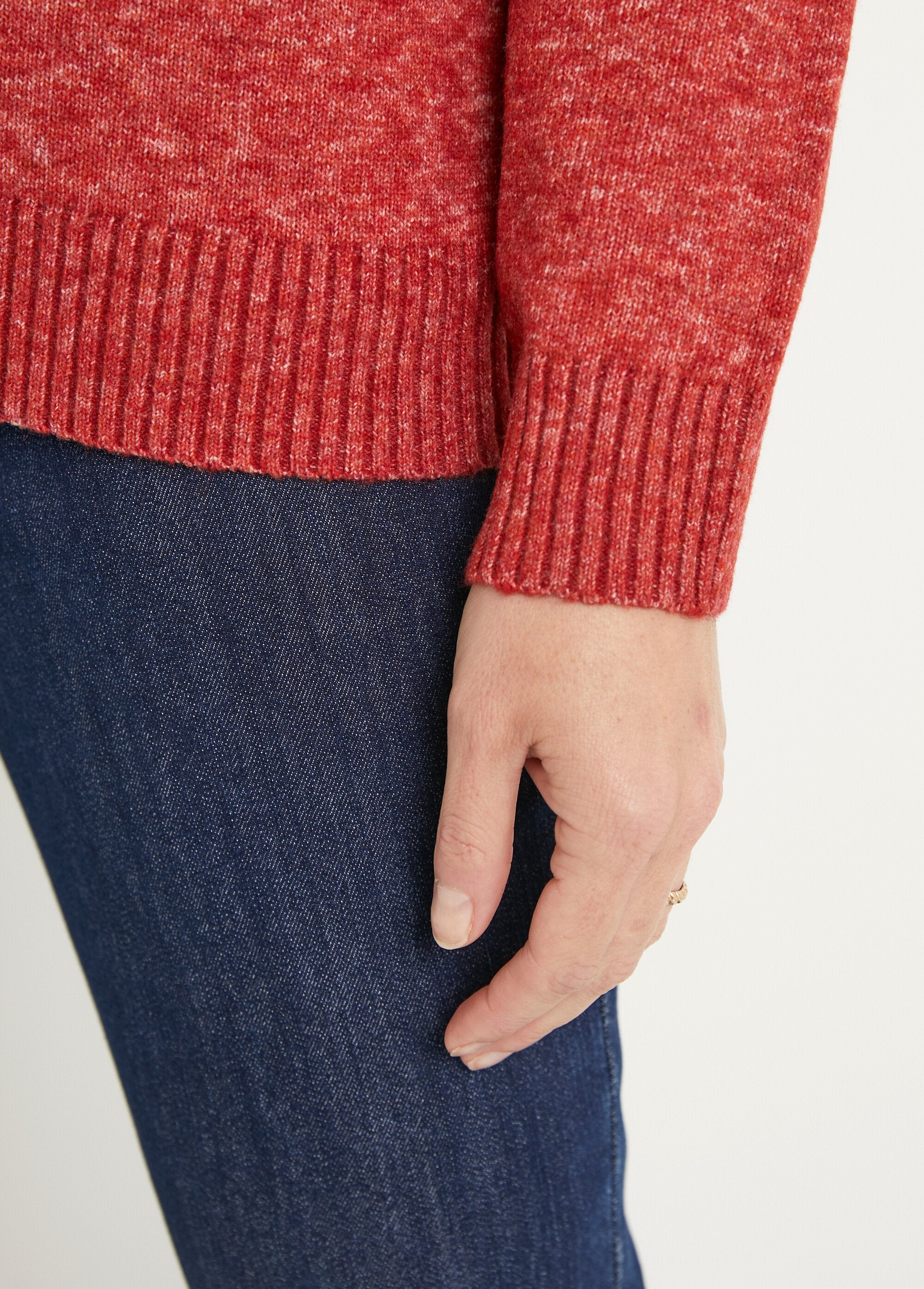 Round-neck_mottled_sweater_with_wool_Brick_DE2_slim