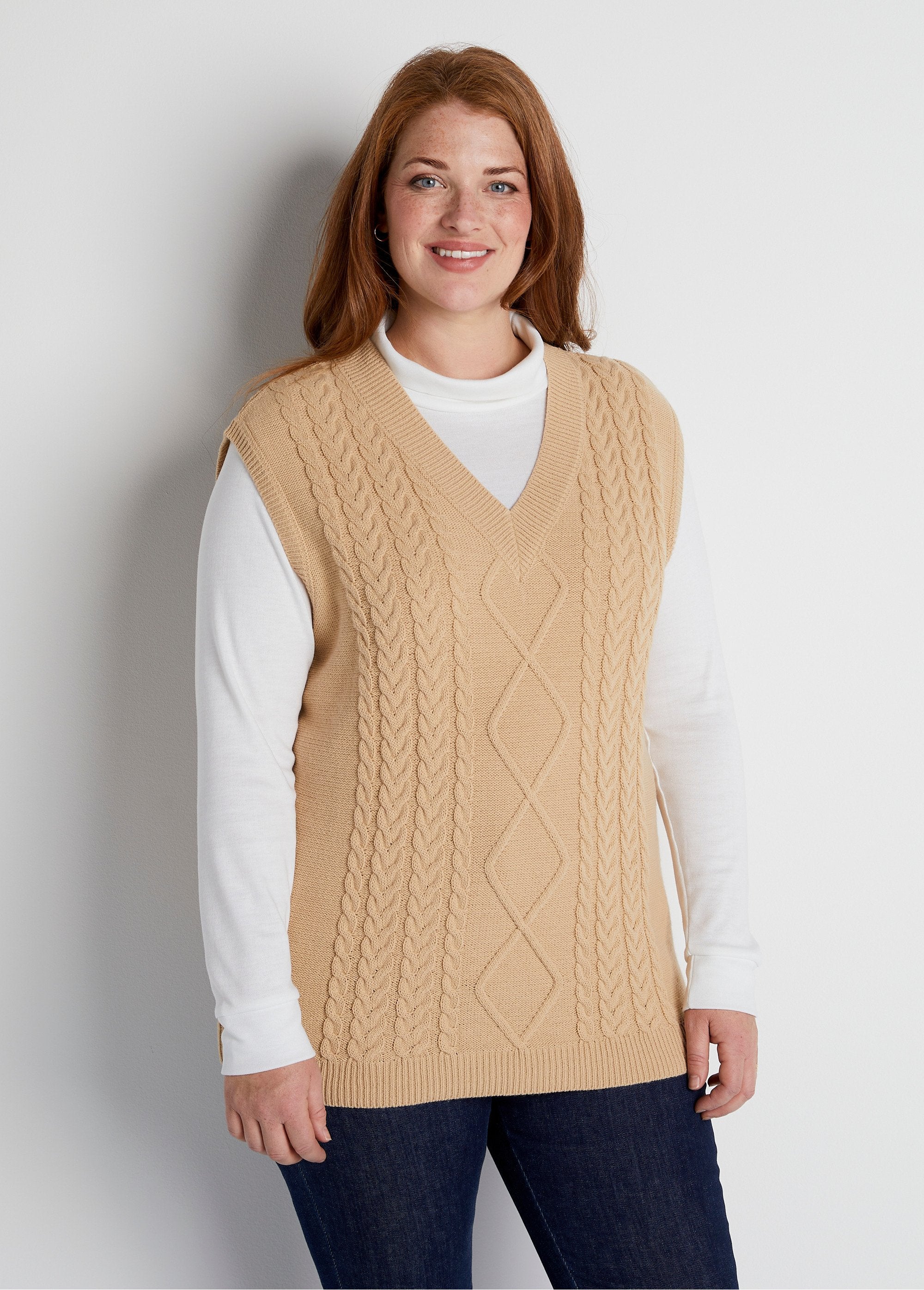 Fancy_knit_sleeveless_V-neck_sweater_Beige_FA1_curvy