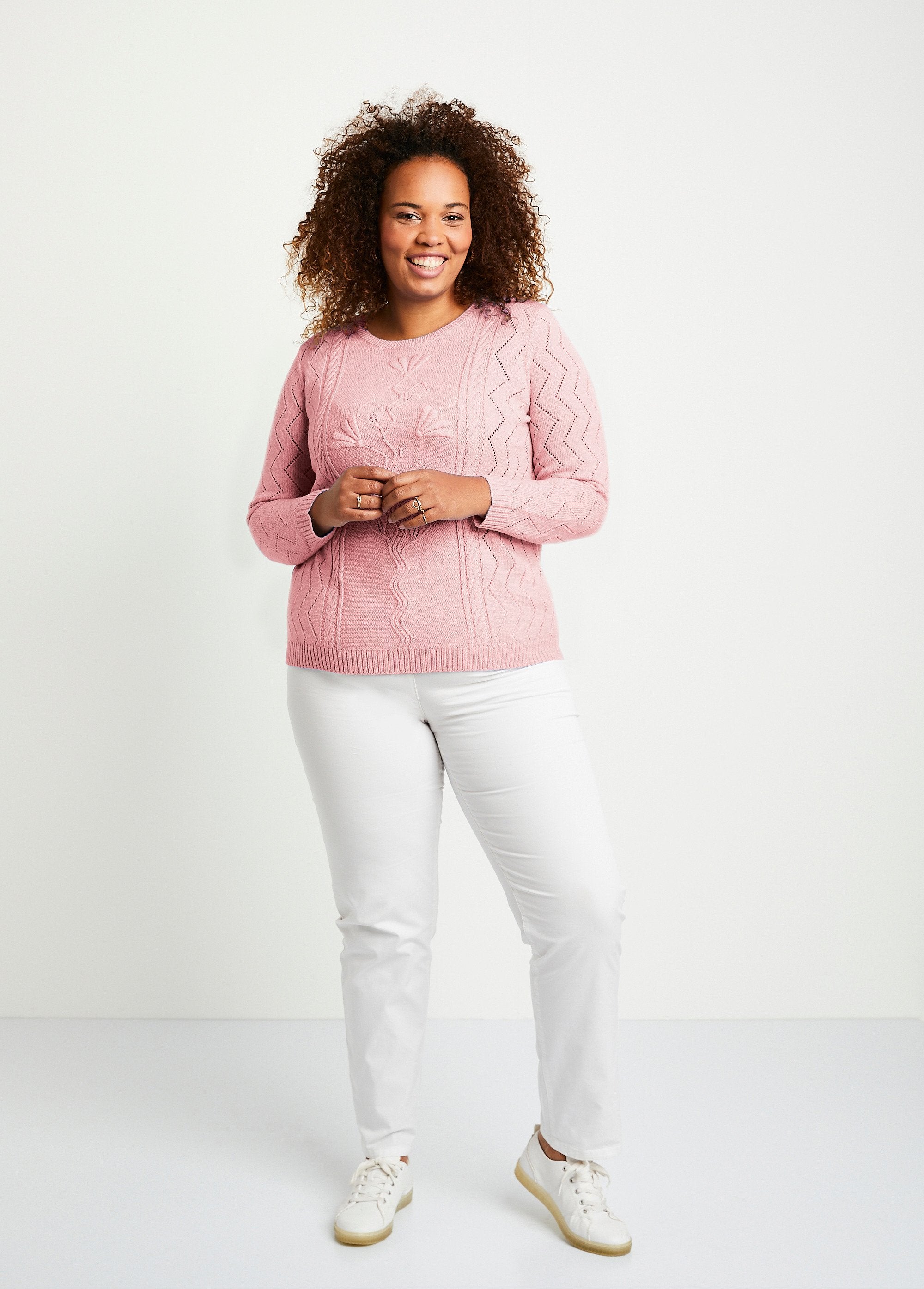 Short_openwork_cable_sweater_Pink_SF1_curvy