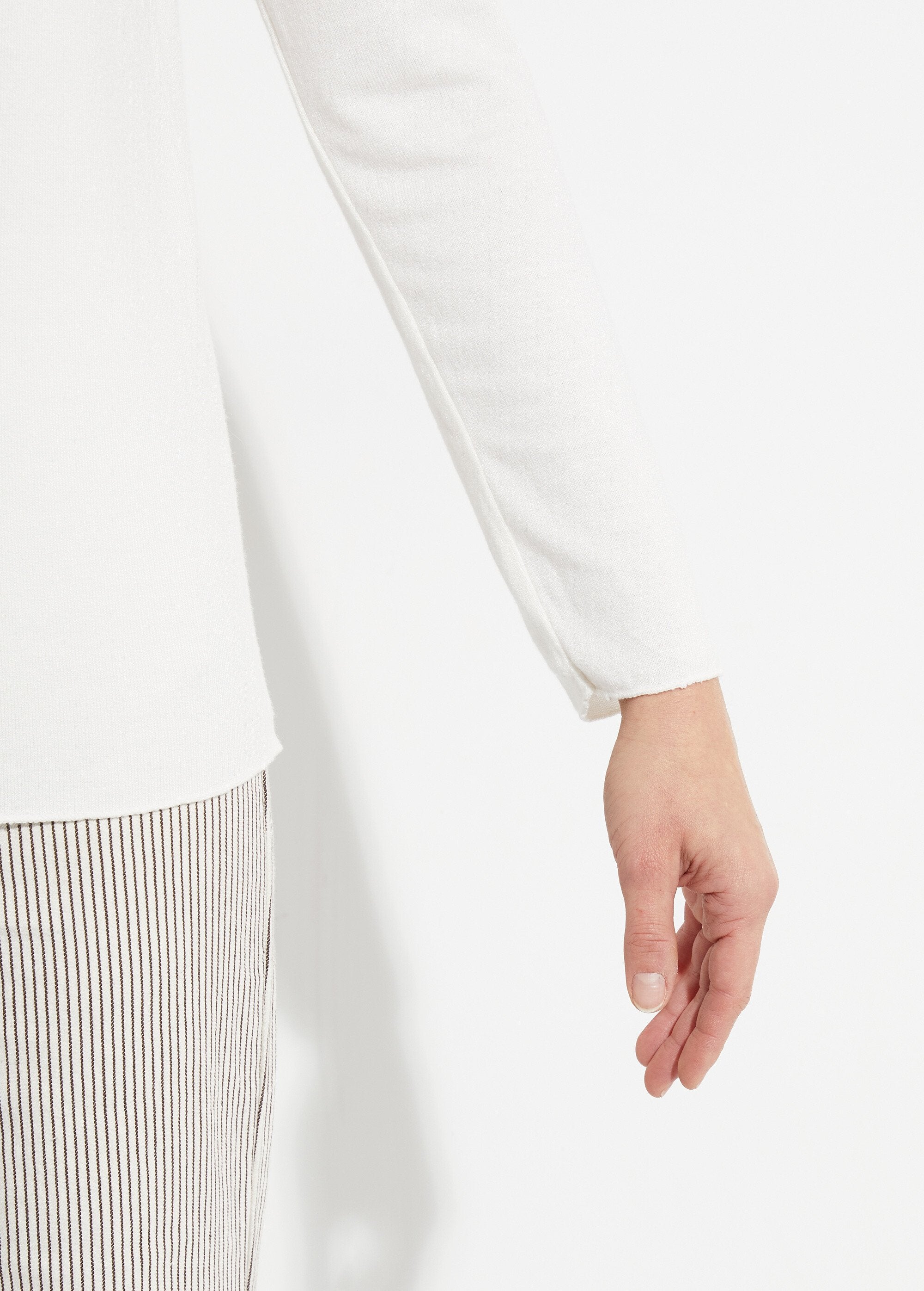 Pull_fin_avec_angora_et_laine,_col_V_Ecru_DE1_slim