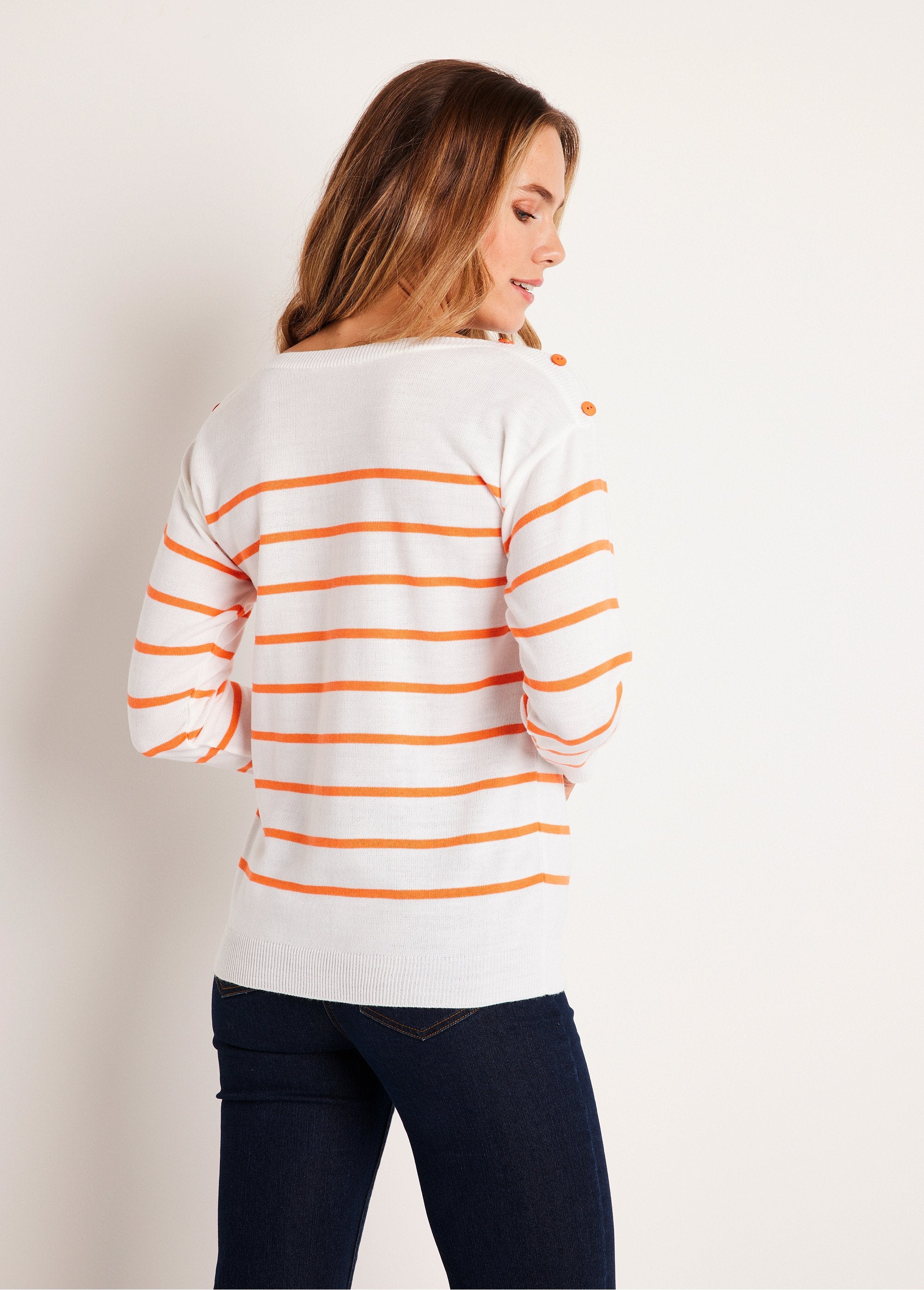 Thin_striped_sweater_White_and_orange_DO1_slim